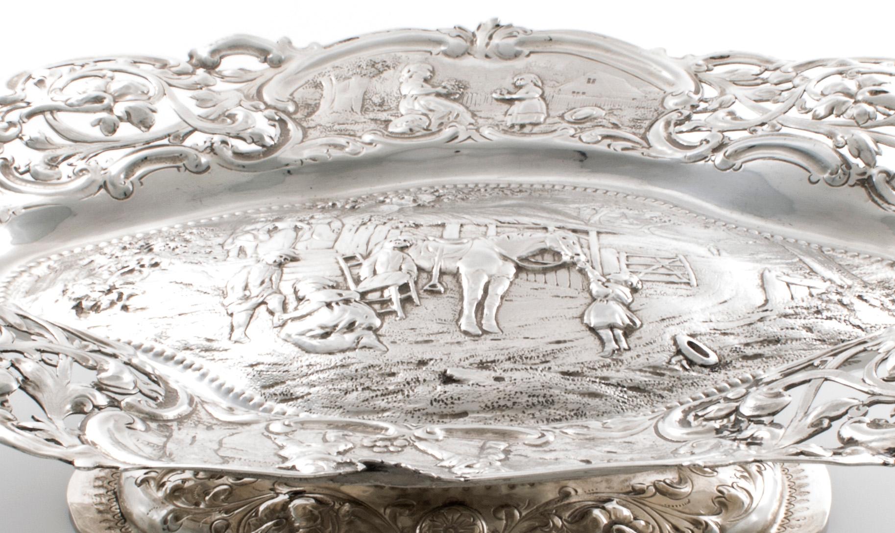 Women's or Men's 1789 English Sterling Georgian Cake Stand