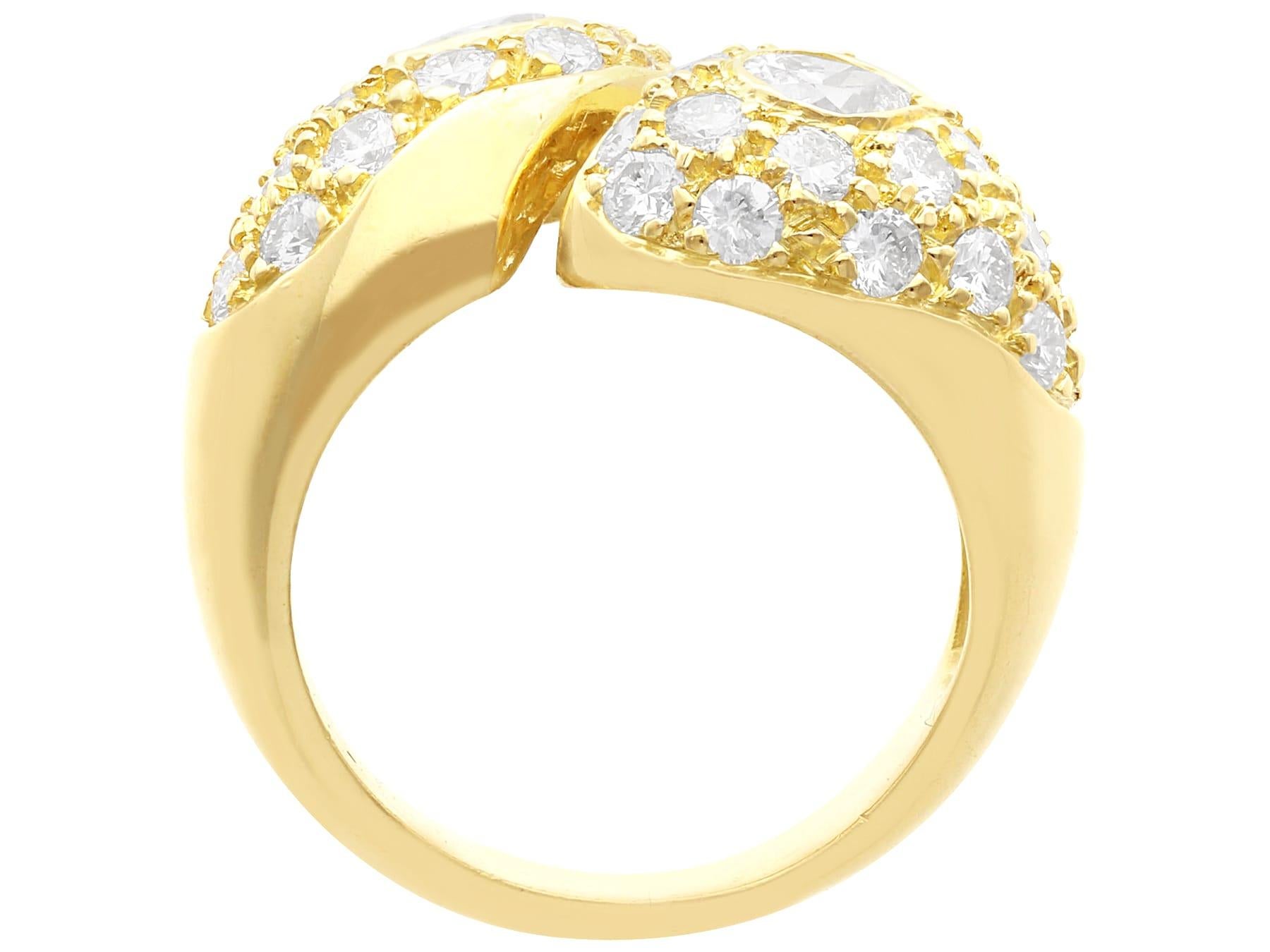 Women's or Men's Vintage 1.78 Carat Diamond and 18k Yellow Gold Snake Ring For Sale