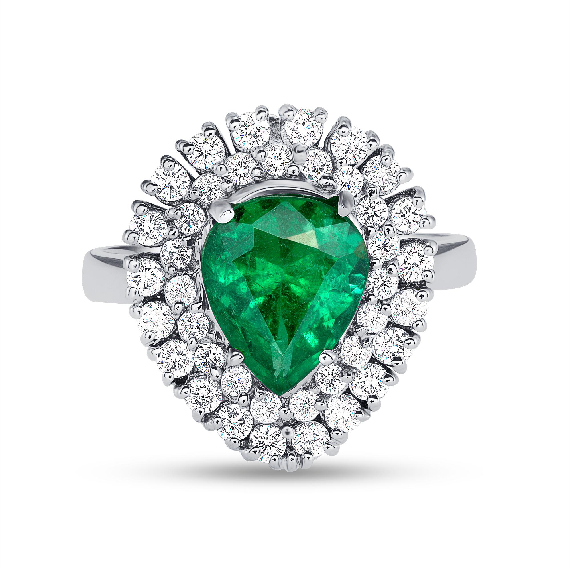1.78ct Natural Emerald 18K White Gold Ring In New Condition For Sale In LA, CA