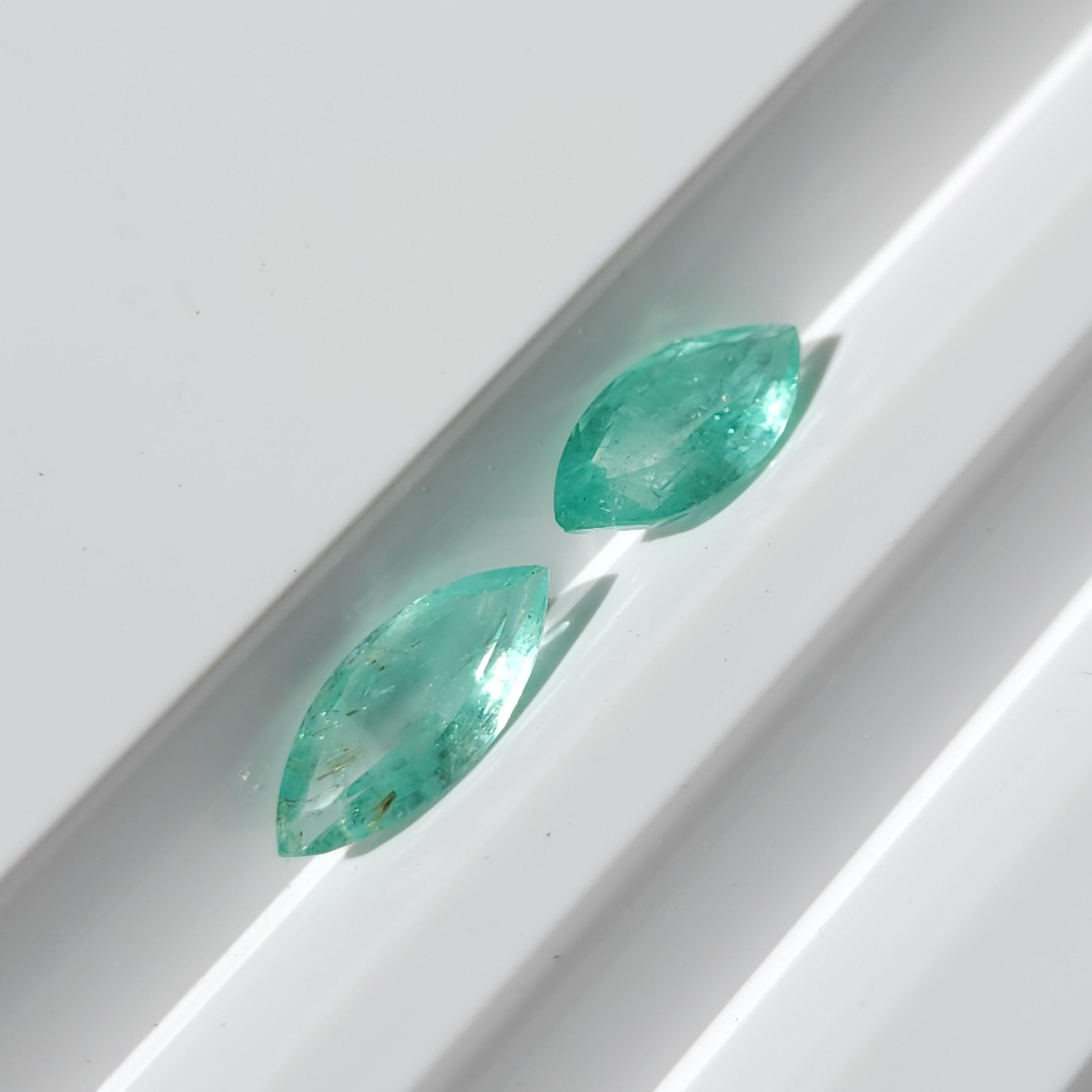 Modern 1.78Ct Natural Loose Emerald Marqiuse Shape 2 Pcs For Sale