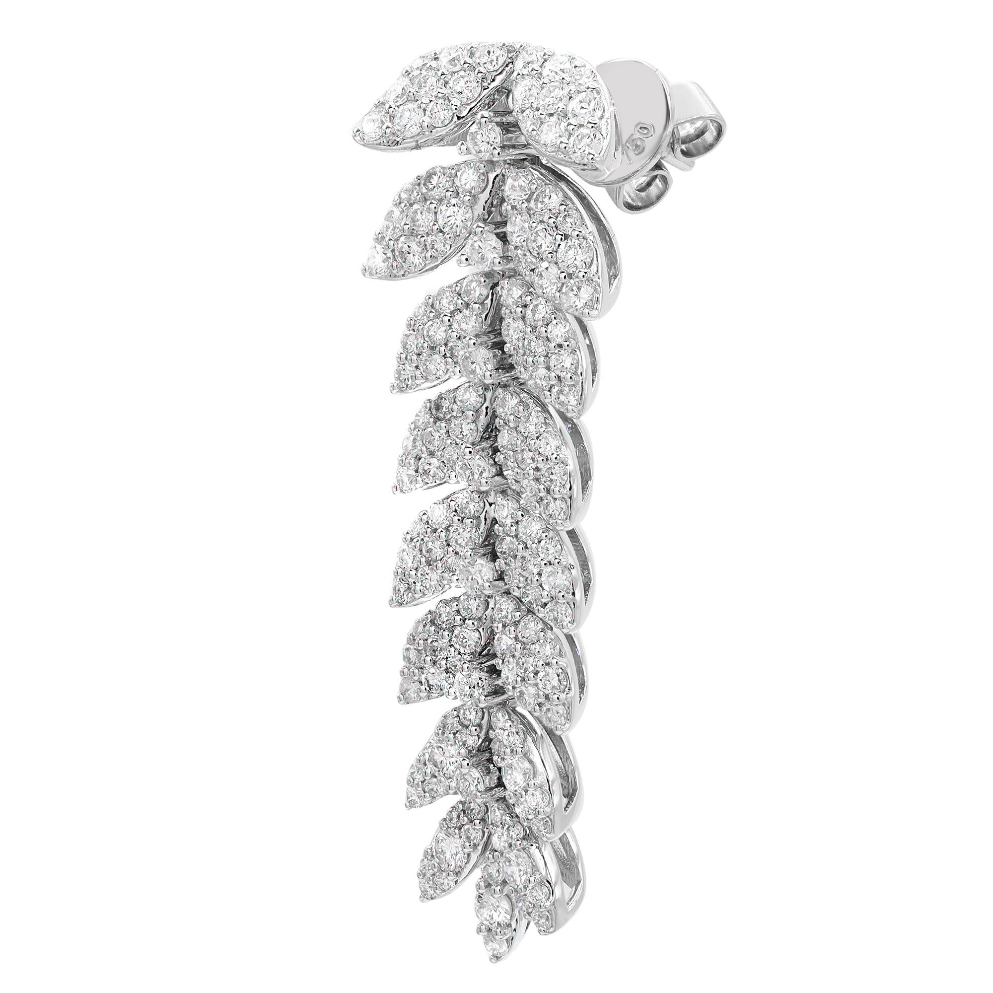 Moderne Pendants d'oreilles d'affirmation en or blanc 18 carats avec diamants taille ronde sertis en pavé de 1,78 cttw en vente