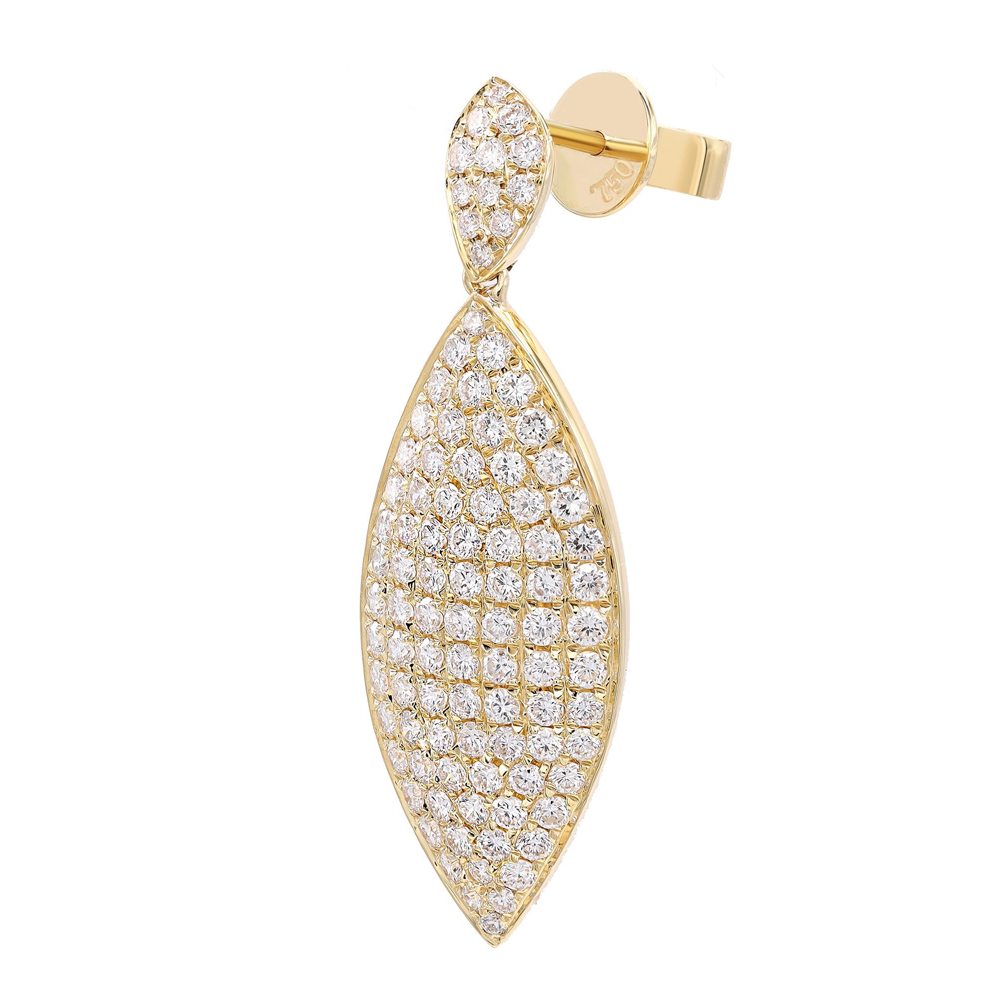 Schimmernde Diamanten säumen diese atemberaubenden Ohrringe aus 18 Karat Gelbgold für Damen. Diese Ohrringe sind mit runden Diamanten mit einem Gewicht von 1,78 Karat gefasst. Qualität des Diamanten: Farbe G-H und Reinheit SI. Länge des Ohrrings: