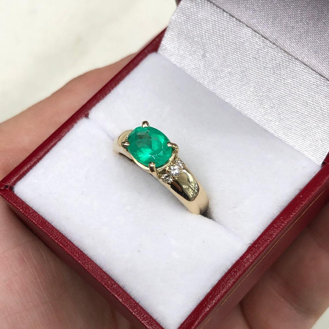 1.78tcw 18K Colombian Emerald-Oval Cut Diamond Accent Gold Ring In New Condition For Sale In Jupiter, FL