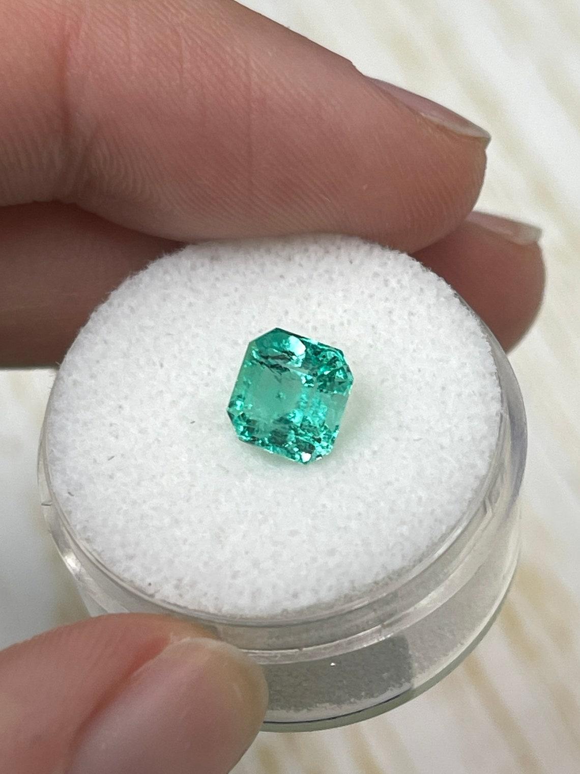 Taglio Asscher 1,79 carati 7x7 verde menta taglio Asscher smeraldo colombiano - Gemma di maggio in vendita