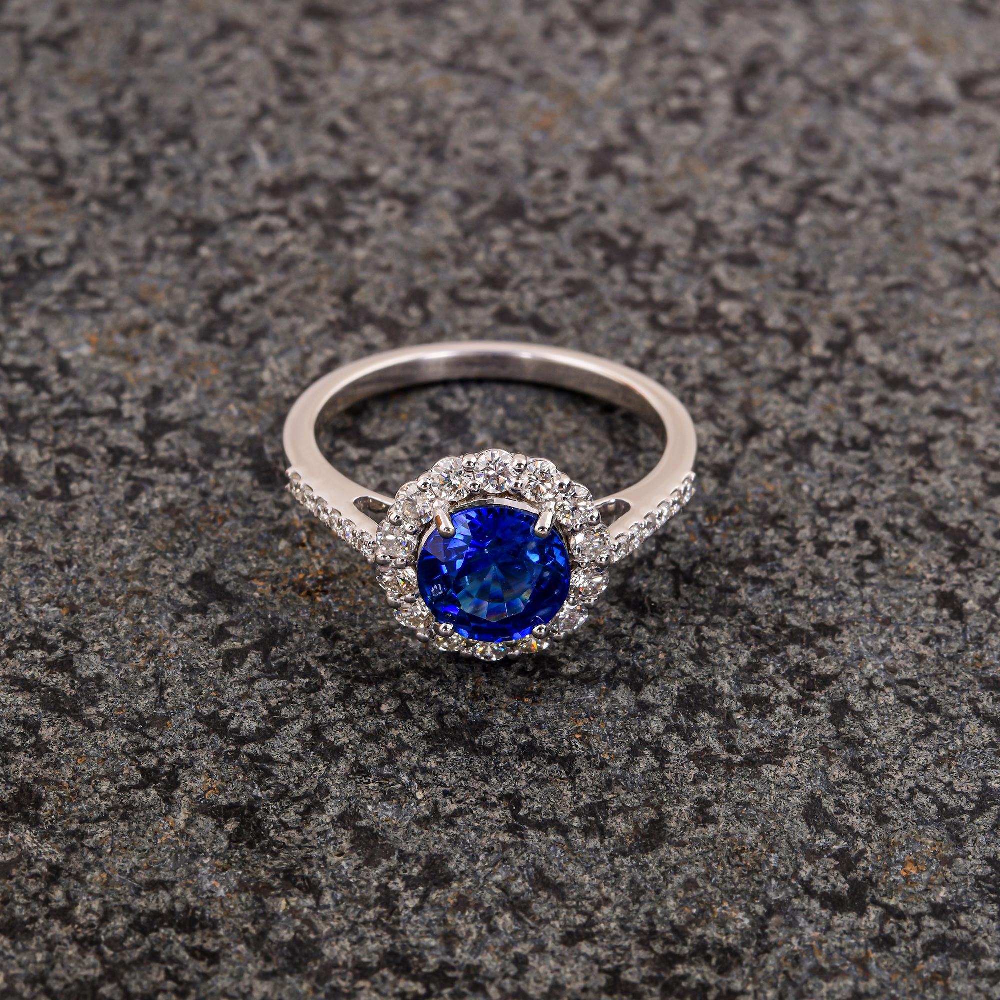 Modern 1.79 Carat Blue Sapphire Gemstone Ring 0.52 Ct. SI/H Diamond 18 Karat White Gold For Sale