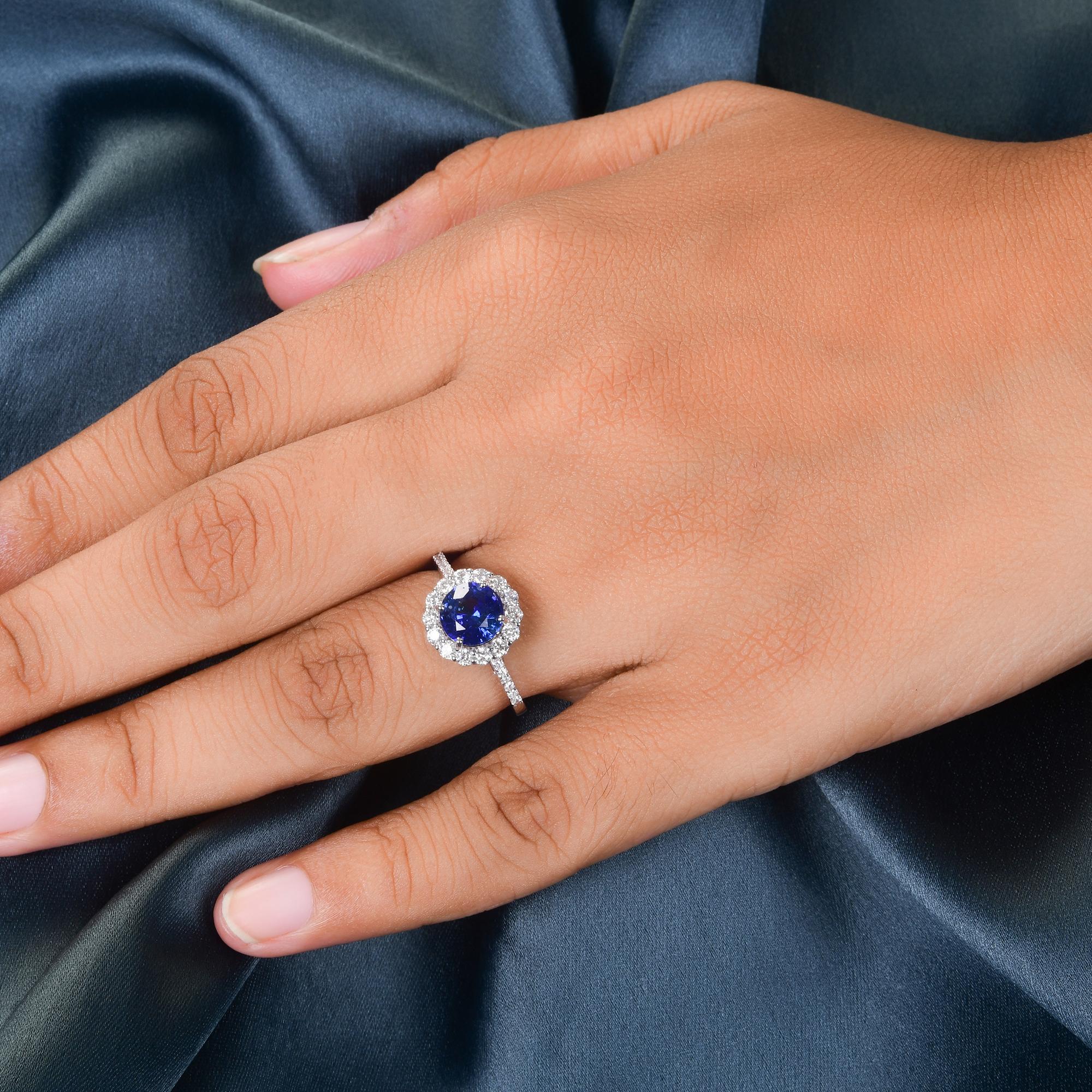 Round Cut 1.79 Carat Blue Sapphire Gemstone Ring 0.52 Ct. SI/H Diamond 18 Karat White Gold For Sale