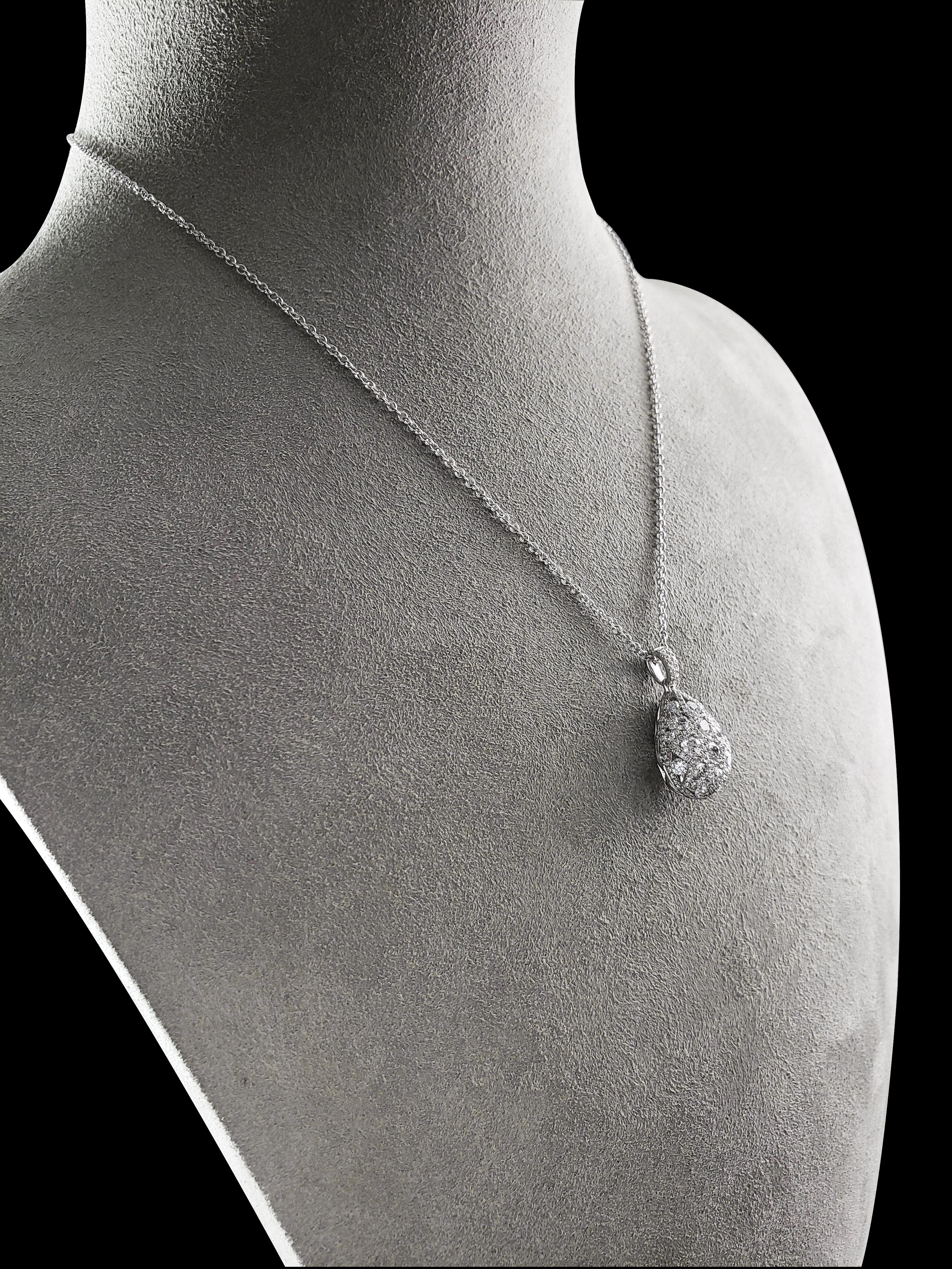 Round Cut Roman Malakov, 1.79 Carat Cluster Diamond Tear Drop Pendant Necklace