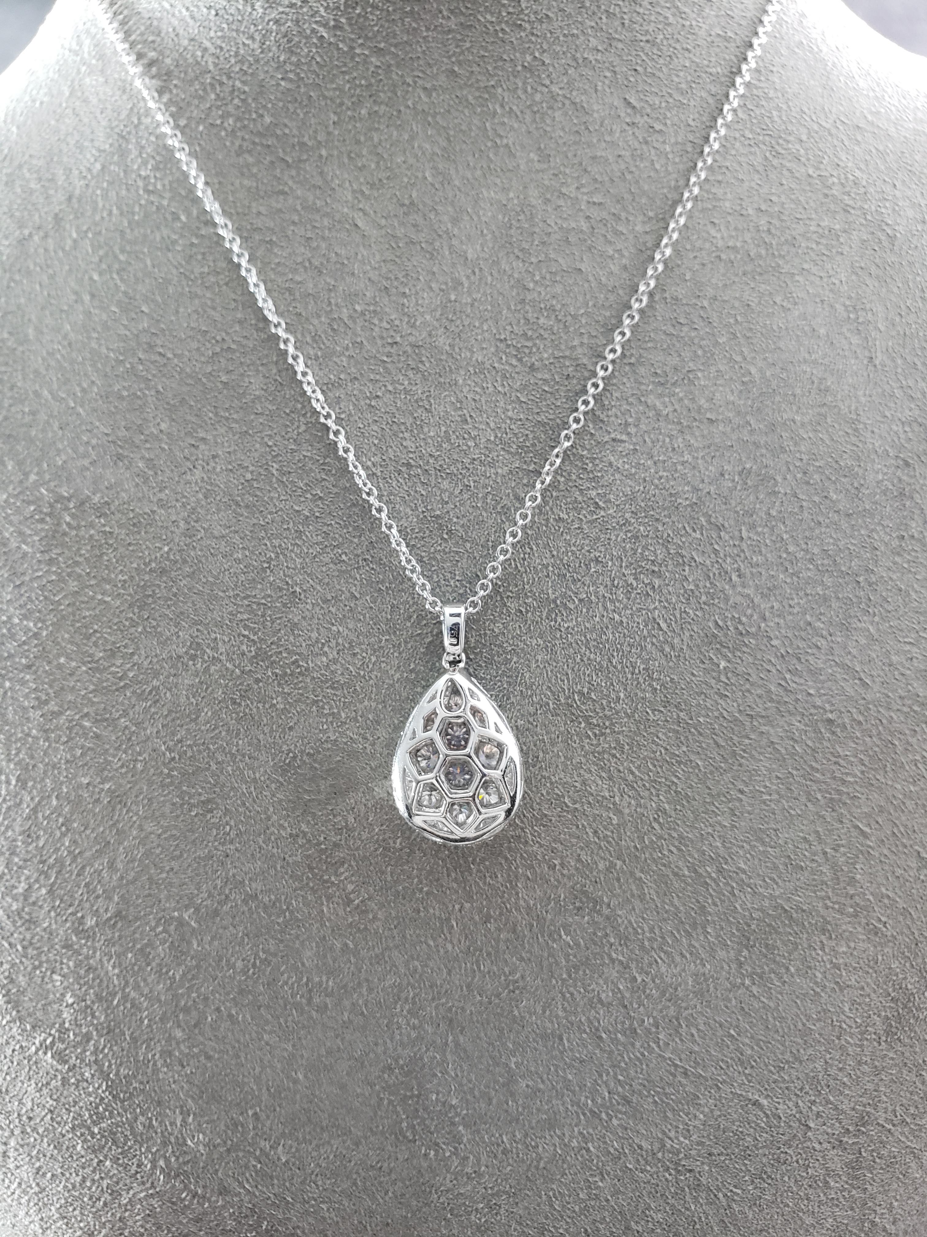 Roman Malakov, 1.79 Carat Cluster Diamond Tear Drop Pendant Necklace In New Condition In New York, NY