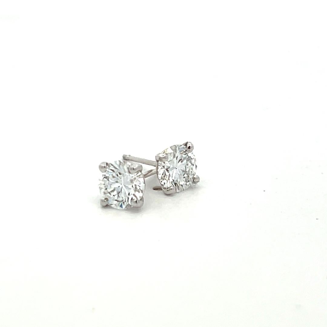 1,79 Karat Runder Brillant D VS2 Diamant-Ohrstecker aus 18 Karat Weißgold im Angebot 1