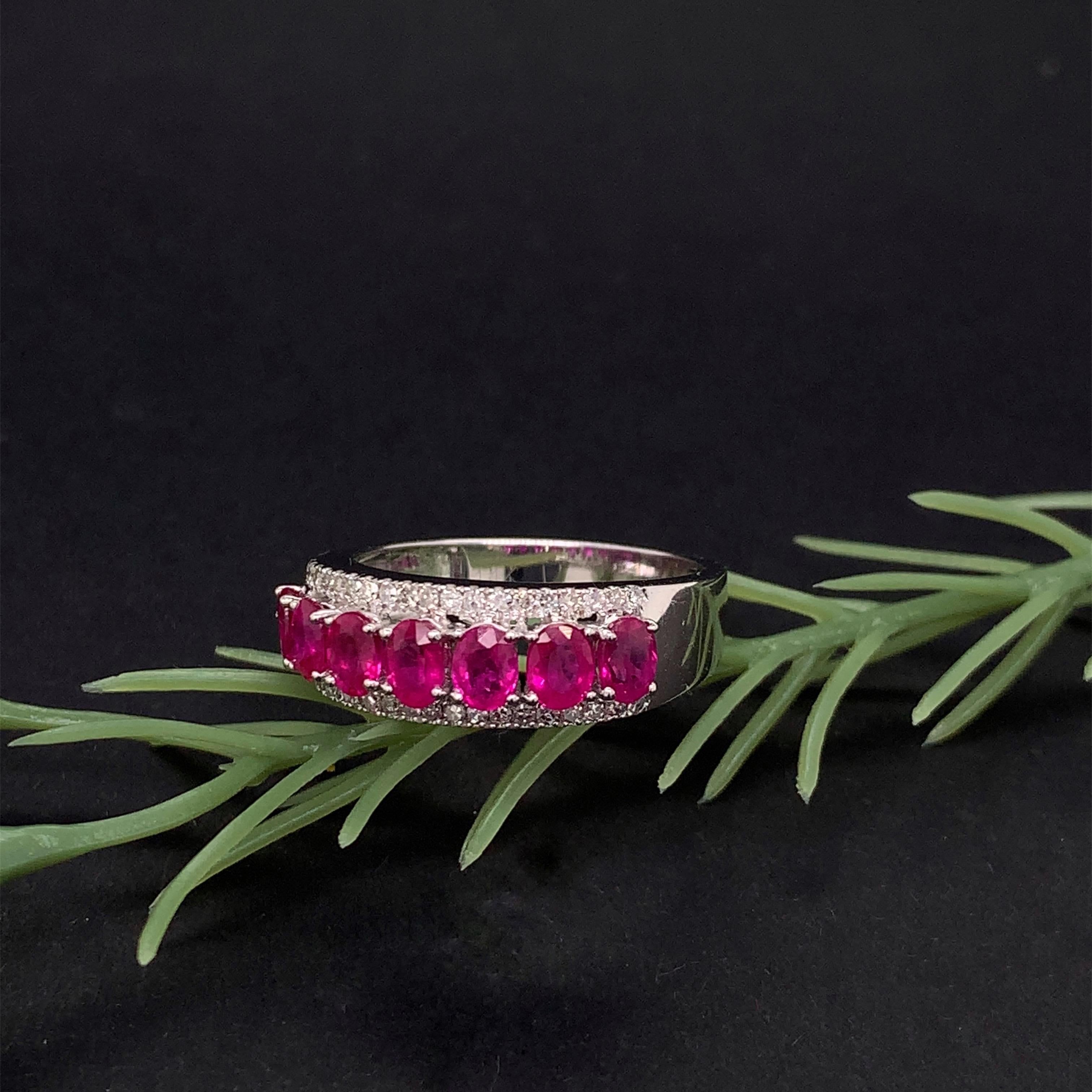1.79 Carat Ruby Diamond Band Ring In New Condition For Sale In Richmond, BC