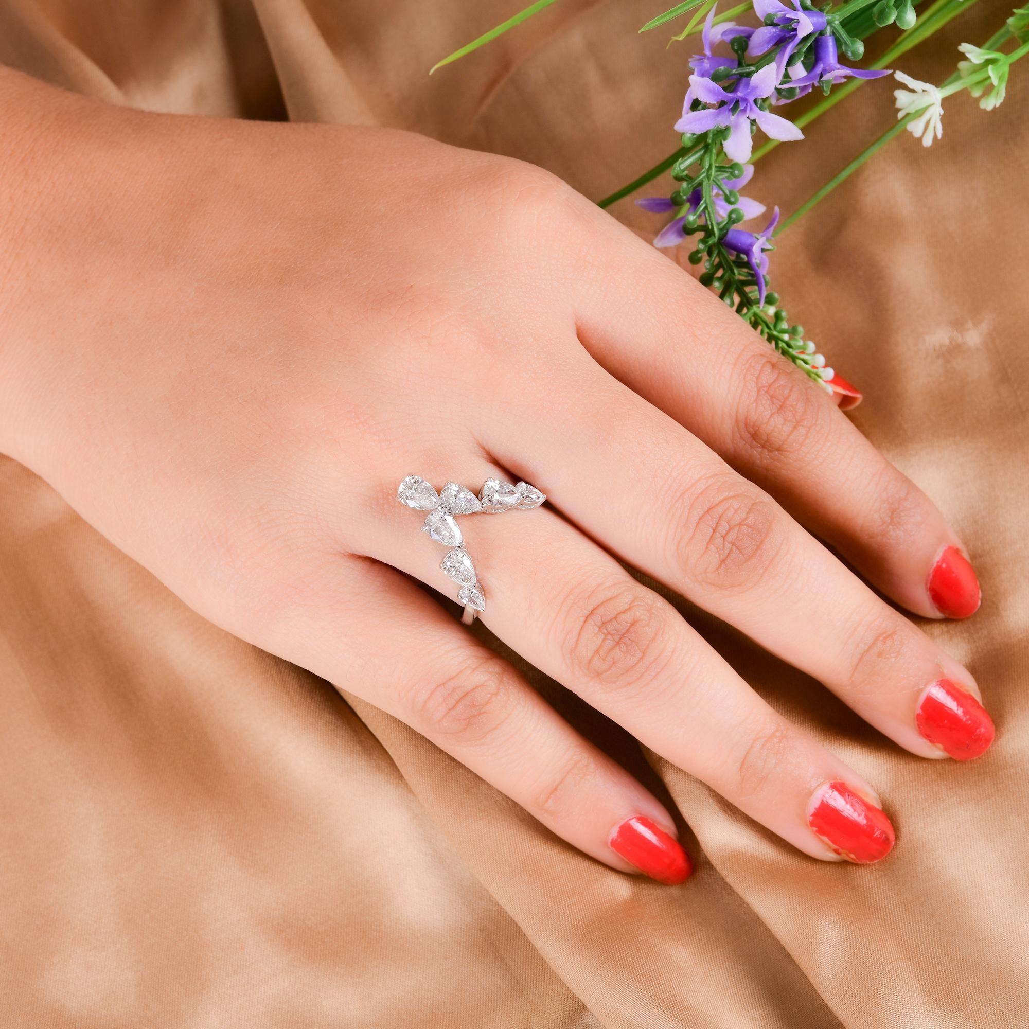 1,79 Carati SI Chiarezza HI Colore Anello Chevron di Diamanti Gioielli in Oro Bianco 18 Carati In condizioni Nuovo in vendita a Diera, Dubai