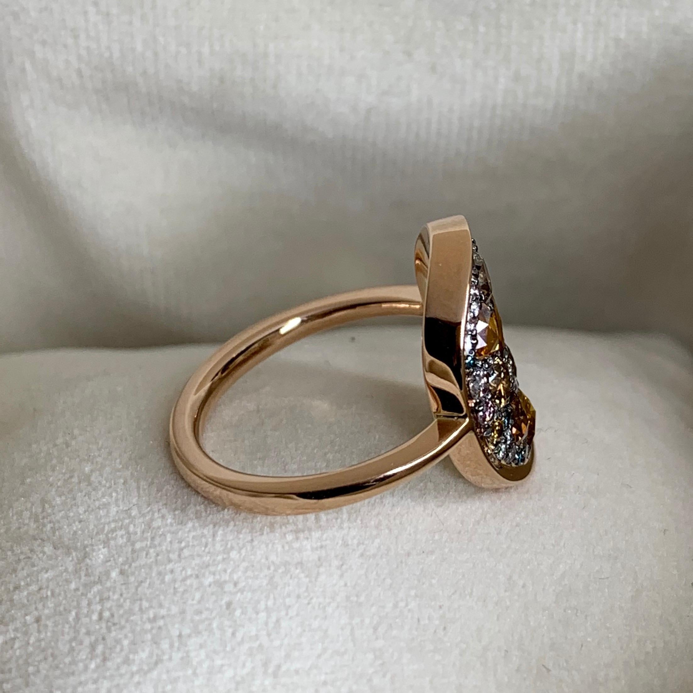 1.79 Carat Rose-Cut and Briljant-Cut Brown, Pink and Blue Diamond Pave Ring In New Condition In Antwerp, BE