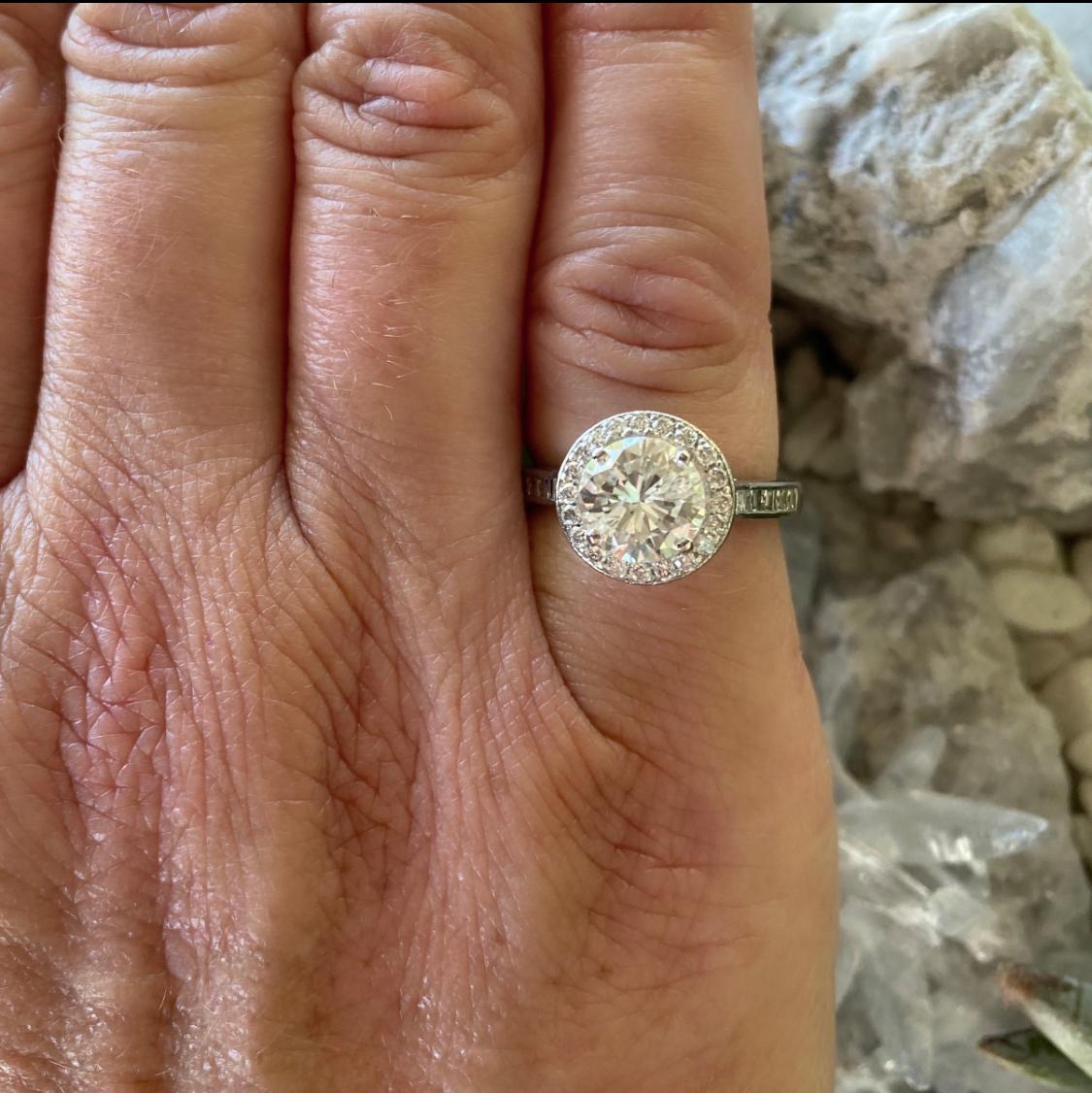 Women's 1.79-Ct. Round Brilliant-Cut & Platinum Engagement Ring For Sale