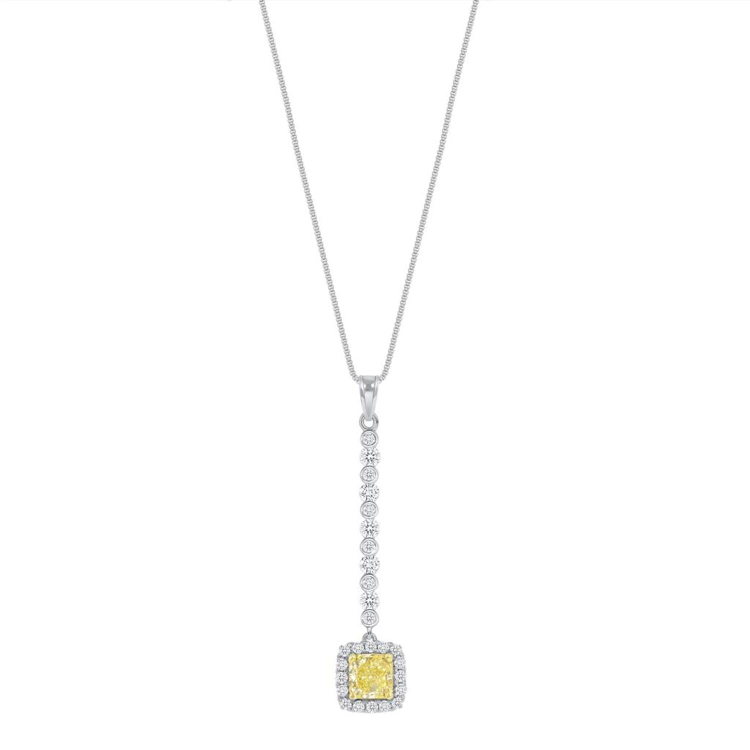 1.79 Carat Yellow and White Diamonds 18k White Gold Drop Necklace In Excellent Condition For Sale In Los Angeles, CA