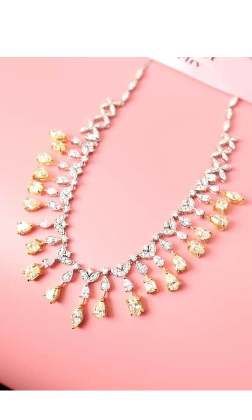 Collana in oro 18 carati con diamanti bianchi e gialli da 17,90 carati in vendita 2