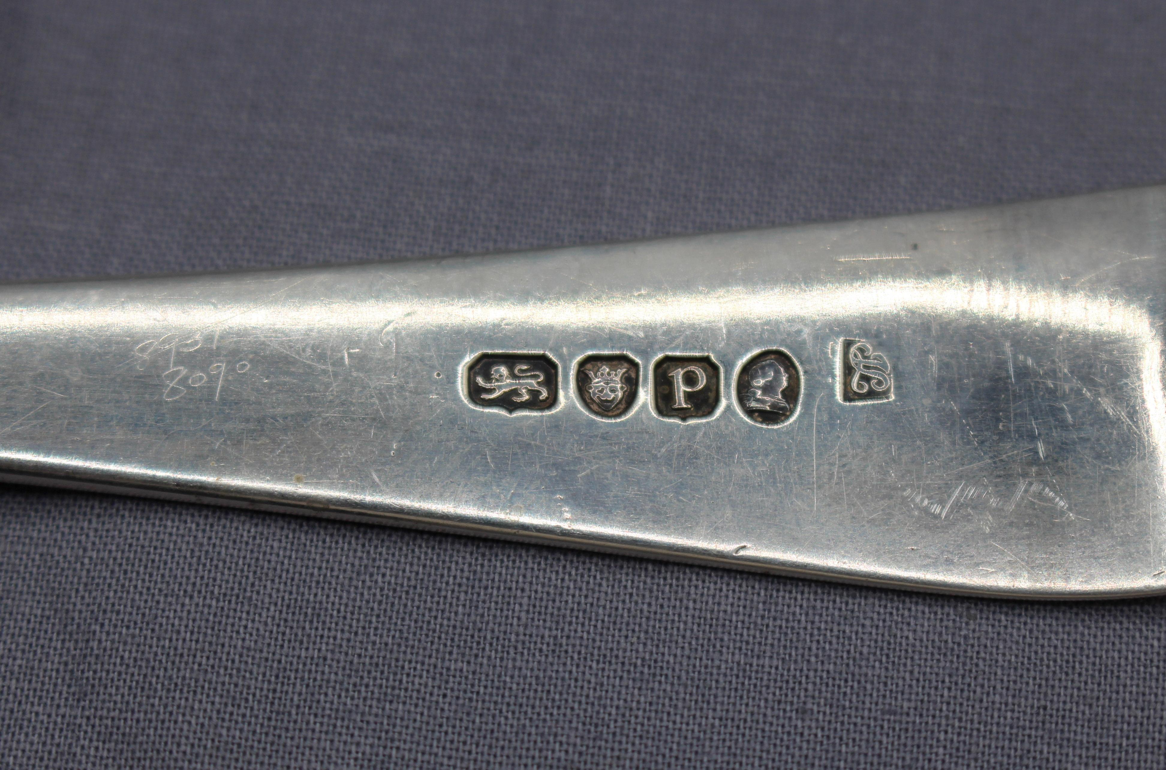 Cuillère à bascule anglaise George III en argent sterling de Jacob Levi, 1790 Bon état - En vente à Chapel Hill, NC