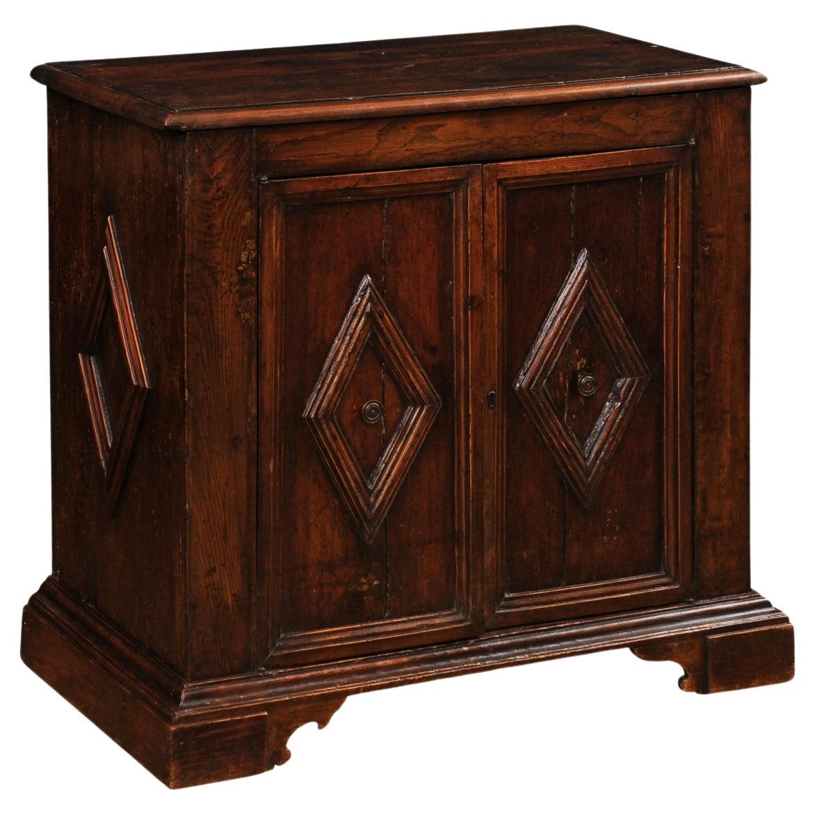1790s Italian Walnut Buffet with Carved Diamond Motifs and Lift Top For Sale