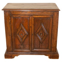 1790s Italian Walnut Buffet with Carved Diamond Motifs and Lift Top