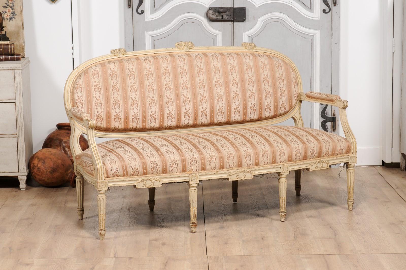 1790s Louis XVI Period French Painted Sofa with Oval Back and Carved Foliage In Good Condition For Sale In Atlanta, GA