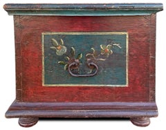 1791 Coffre à couvertures alpin peint à motifs floraux rouges