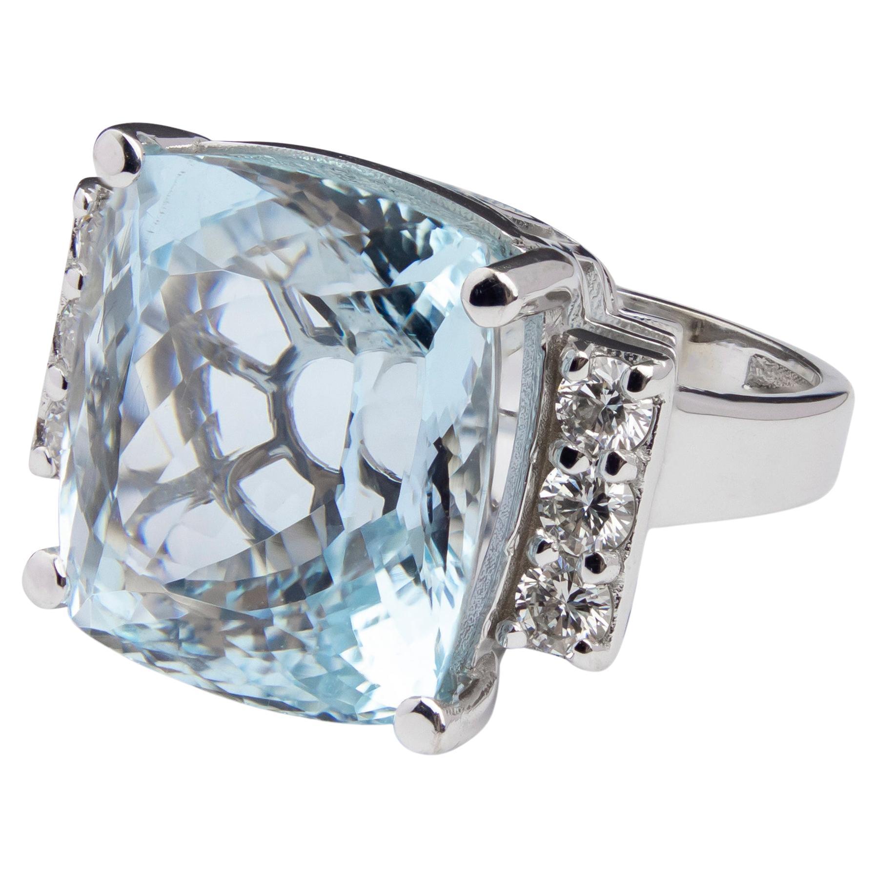 17,93 Karat Aquamarin & Diamant Cocktail Ring