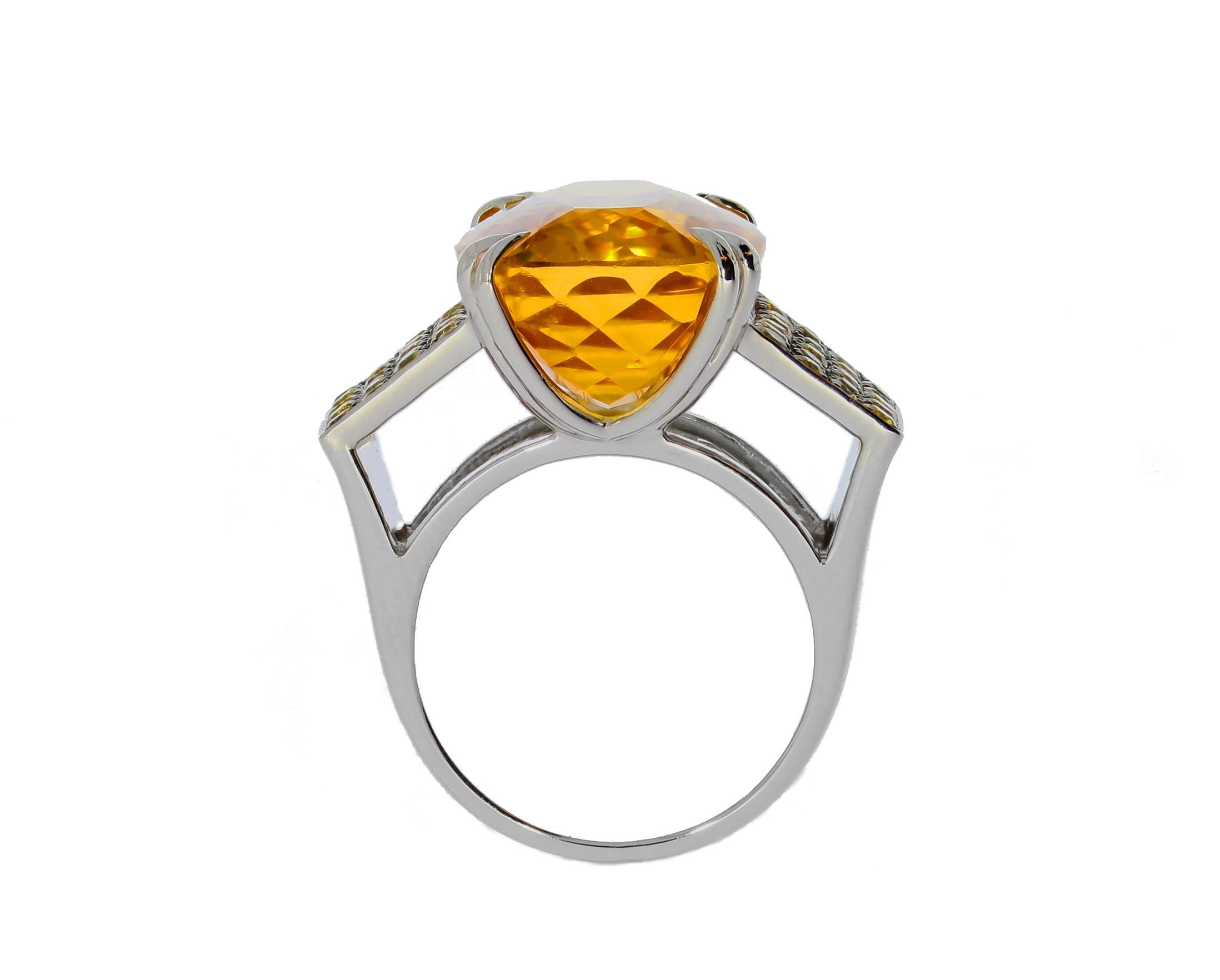 Chatila 17.93 Carat Citrine and Yellow Sapphire Cocktail Ring In New Condition For Sale In London, GB