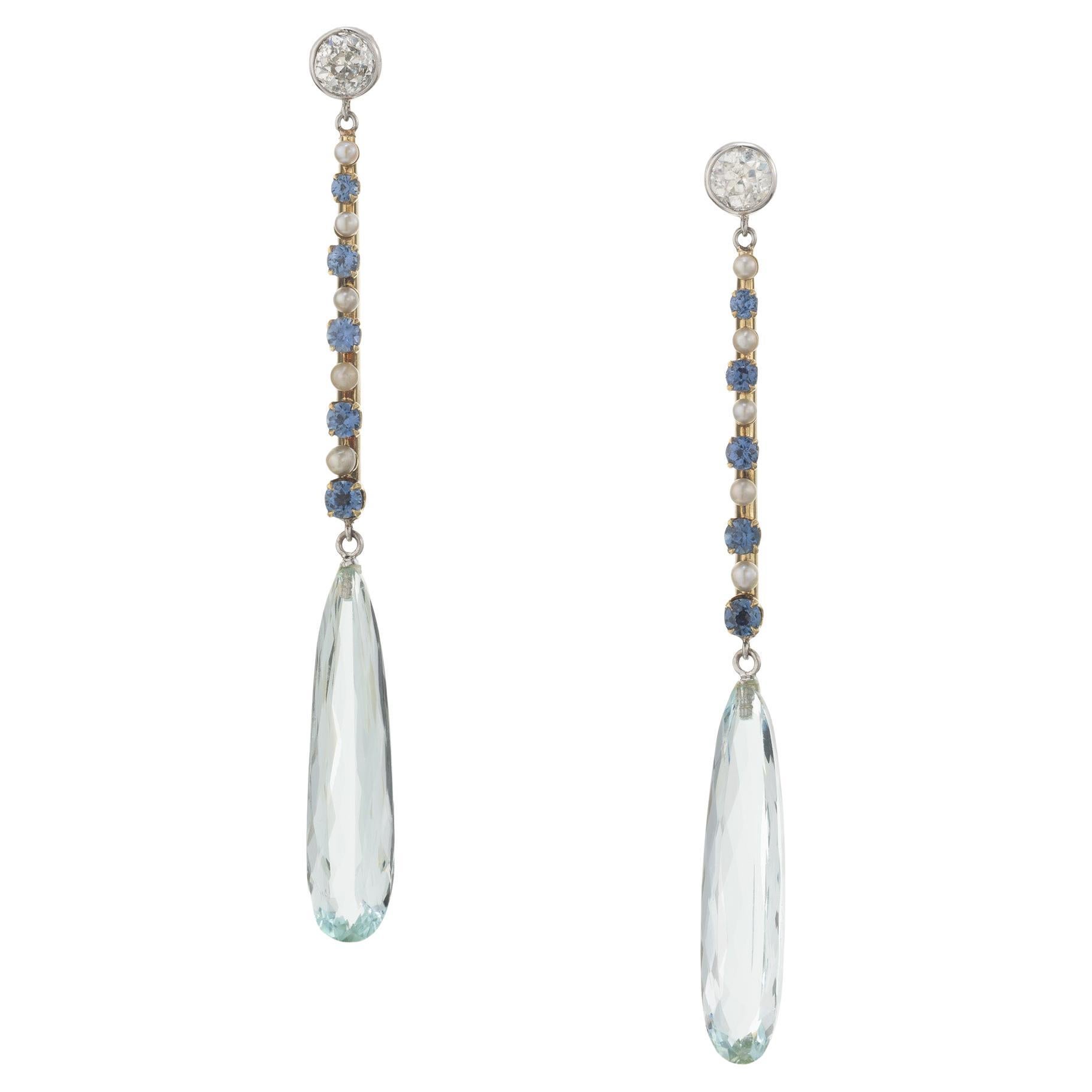 Pendants d
oreilles en goutte en or et platine avec aigue-marine, saphir, perle et diamant de 17,95 carats en vente