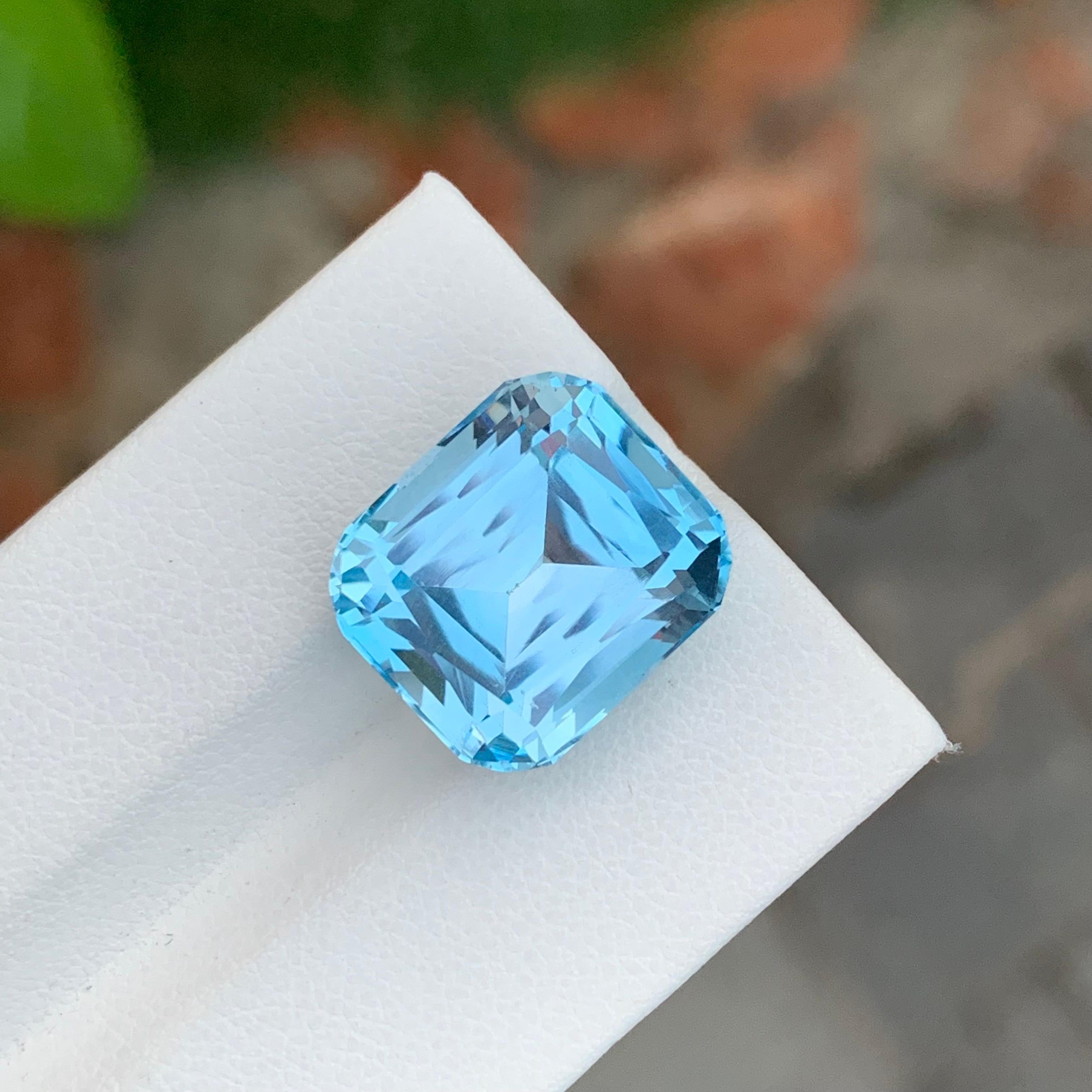 17.95 Carat Gorgeous Loose Blue Topaz Cushion Shape Gemstone For Necklace For Sale 4