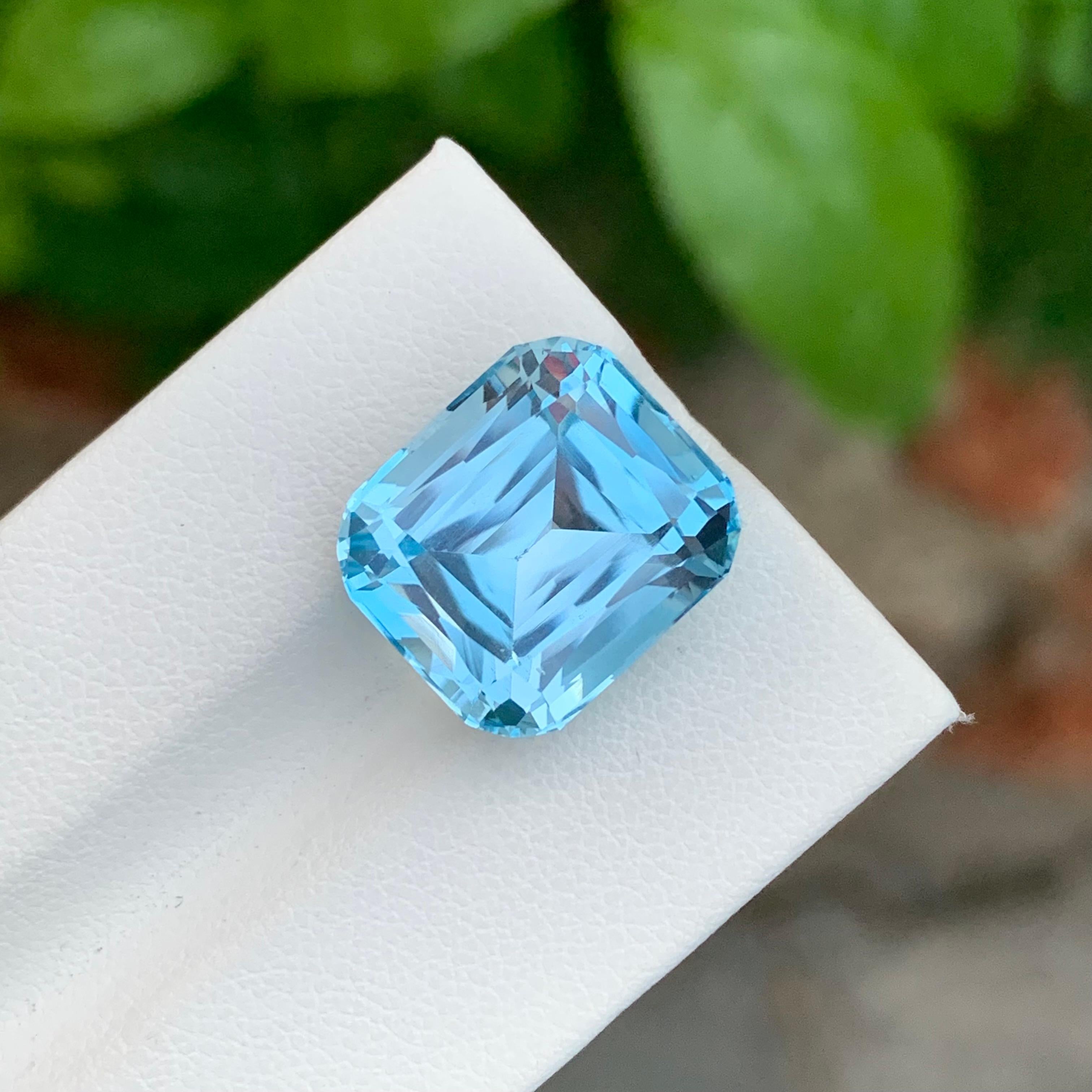 17.95 Carat Gorgeous Loose Blue Topaz Cushion Shape Gemstone For Necklace For Sale 5