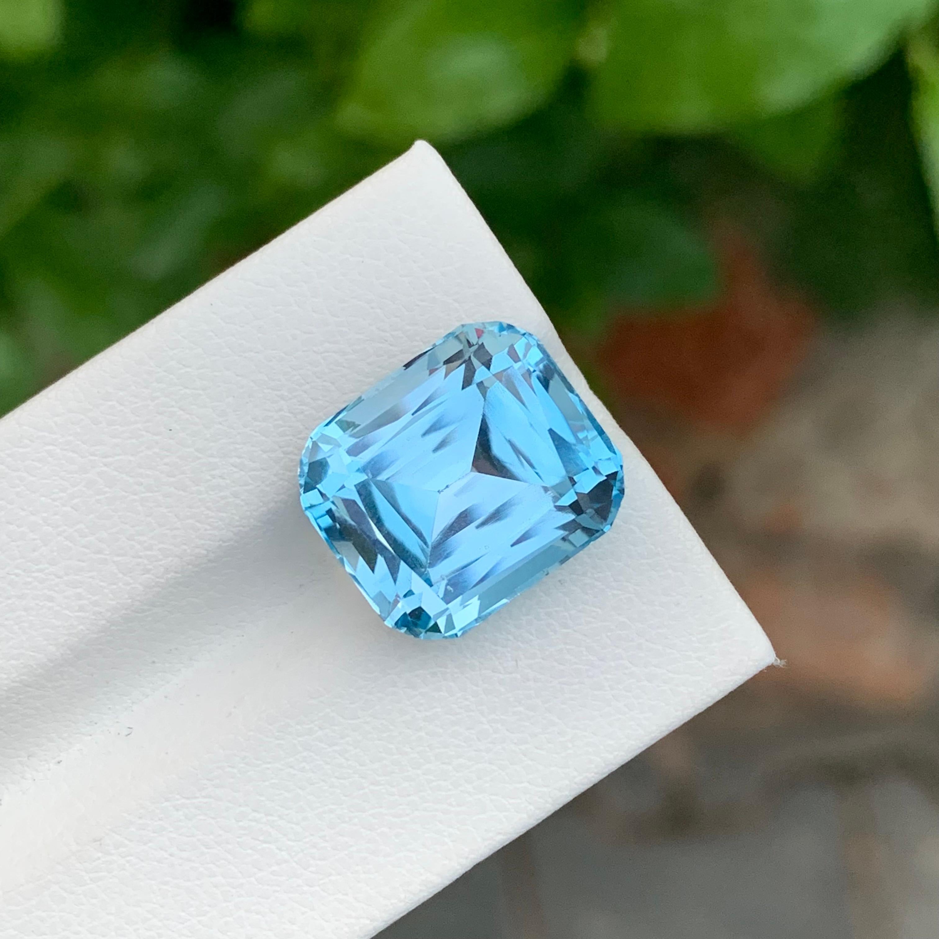Cushion Cut 17.95 Carat Gorgeous Loose Blue Topaz Cushion Shape Gemstone For Necklace For Sale