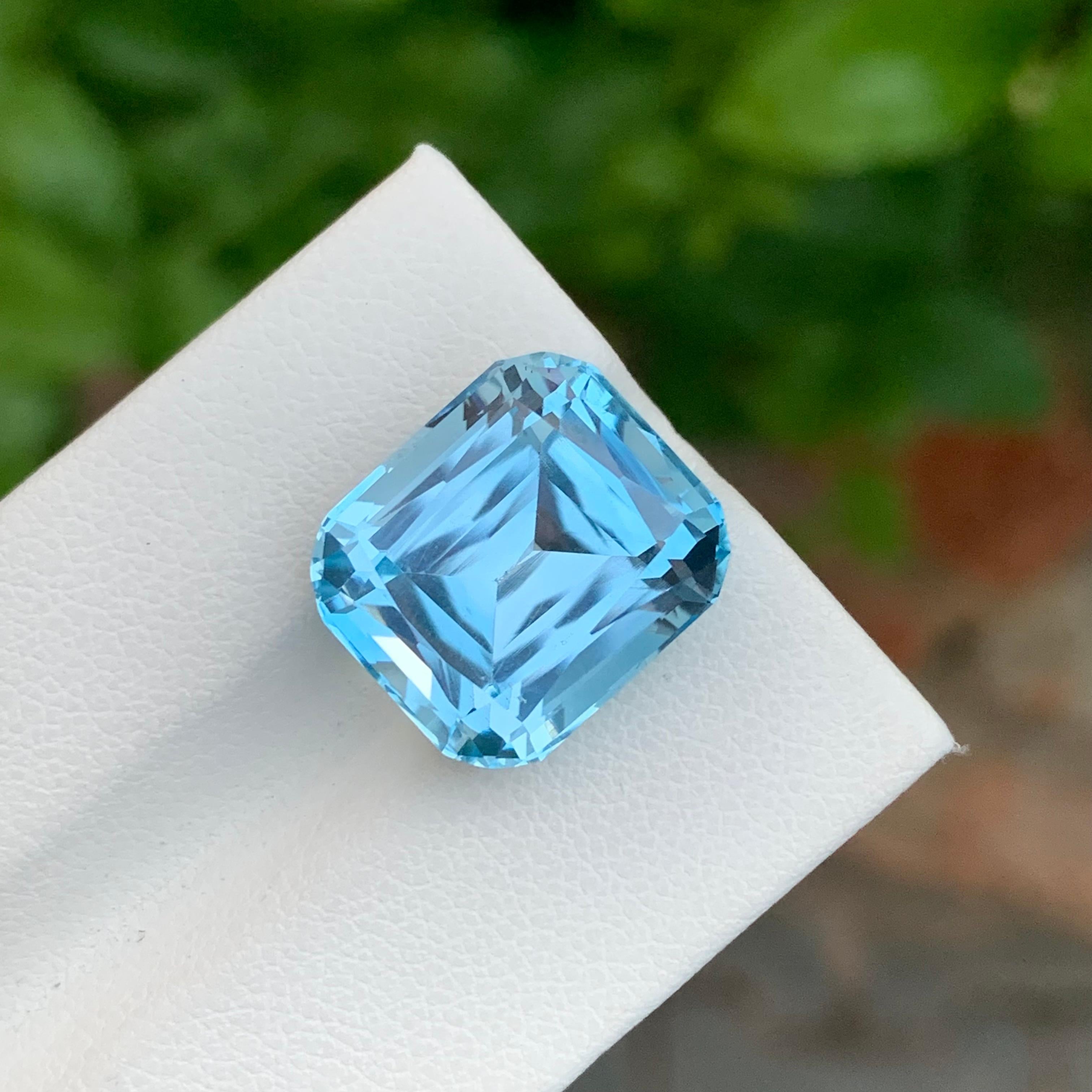 17.95 Carat Gorgeous Loose Blue Topaz Cushion Shape Gemstone For Necklace For Sale 1