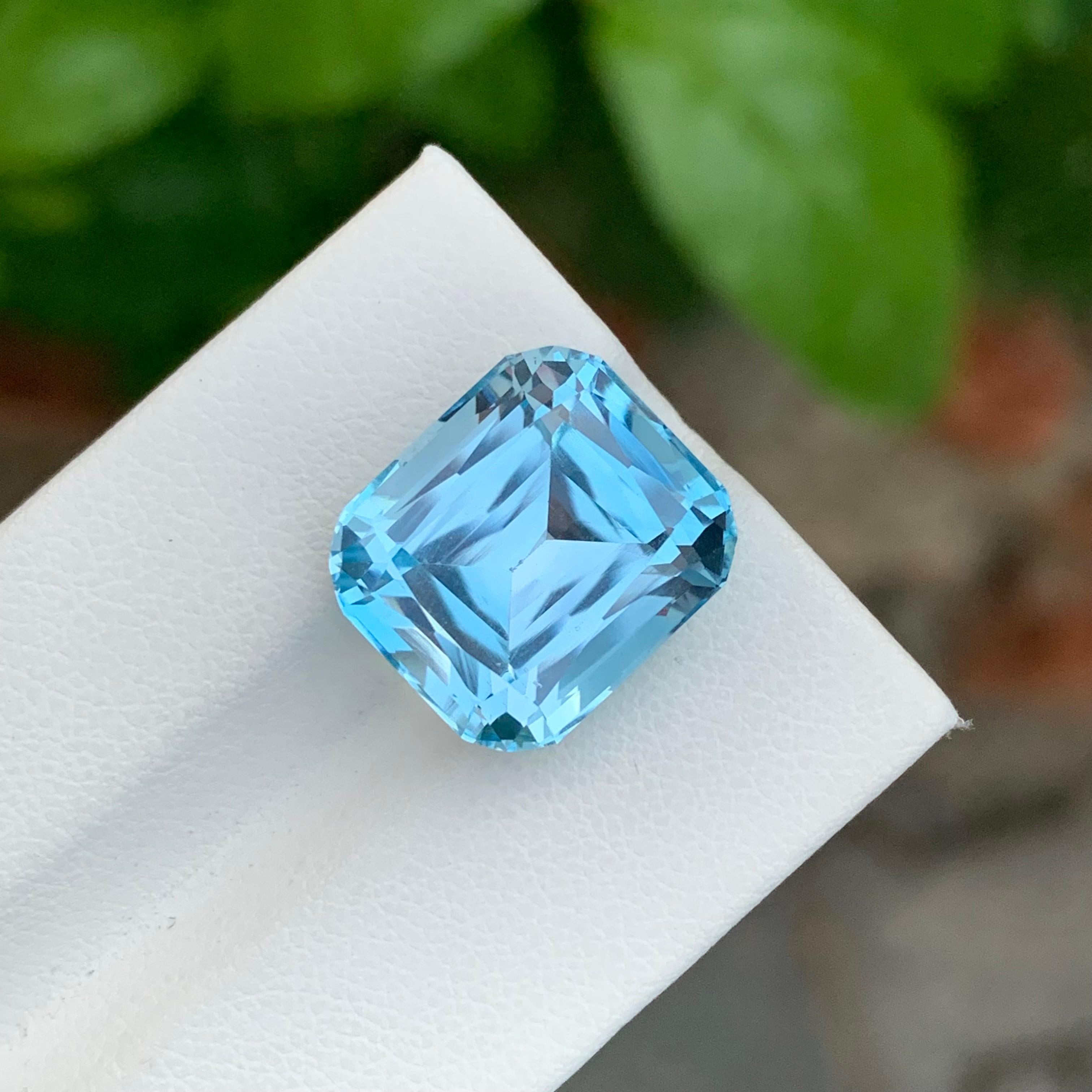 17.95 Carat Gorgeous Loose Blue Topaz Cushion Shape Gemstone For Necklace For Sale 3