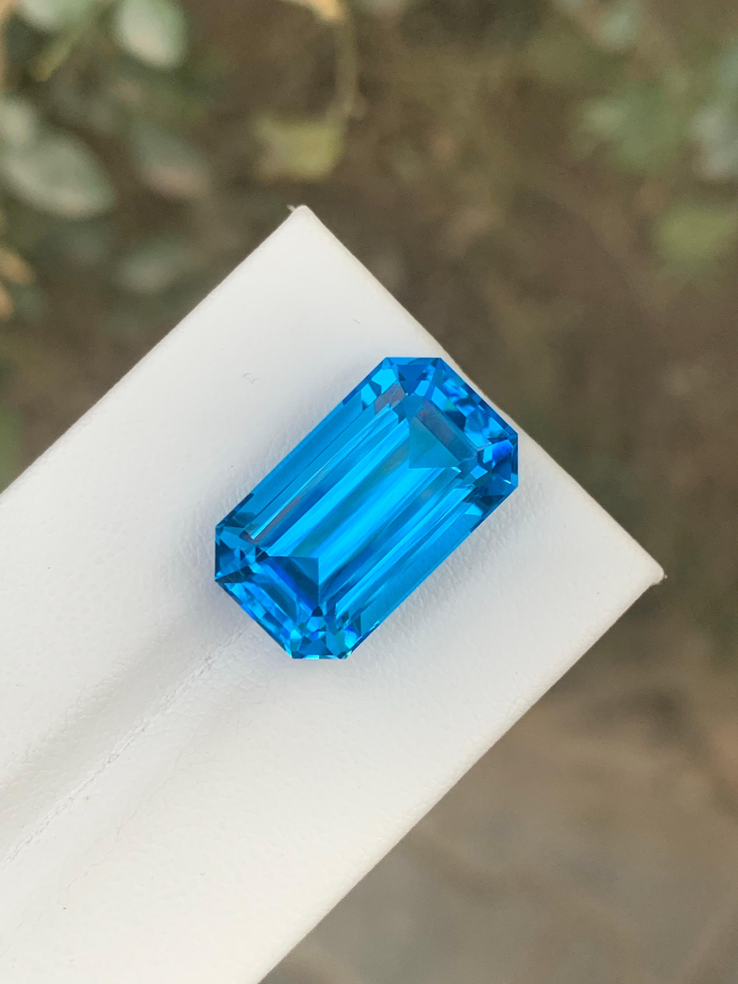 17,95 Carati Nature sciolti Topazio Blu Svizzero Forma Smeraldo Gemma dal Brasile in vendita 4