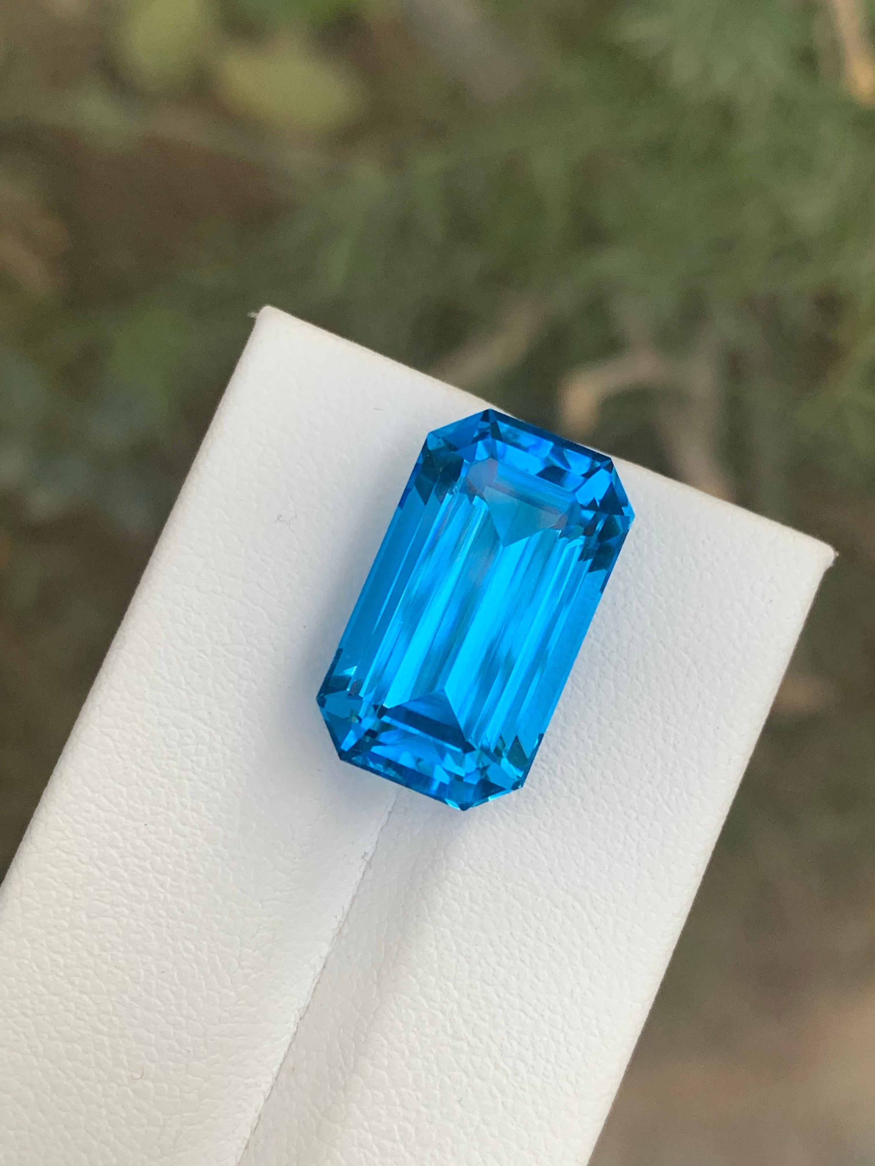 17,95 Carati Nature sciolti Topazio Blu Svizzero Forma Smeraldo Gemma dal Brasile in vendita 2