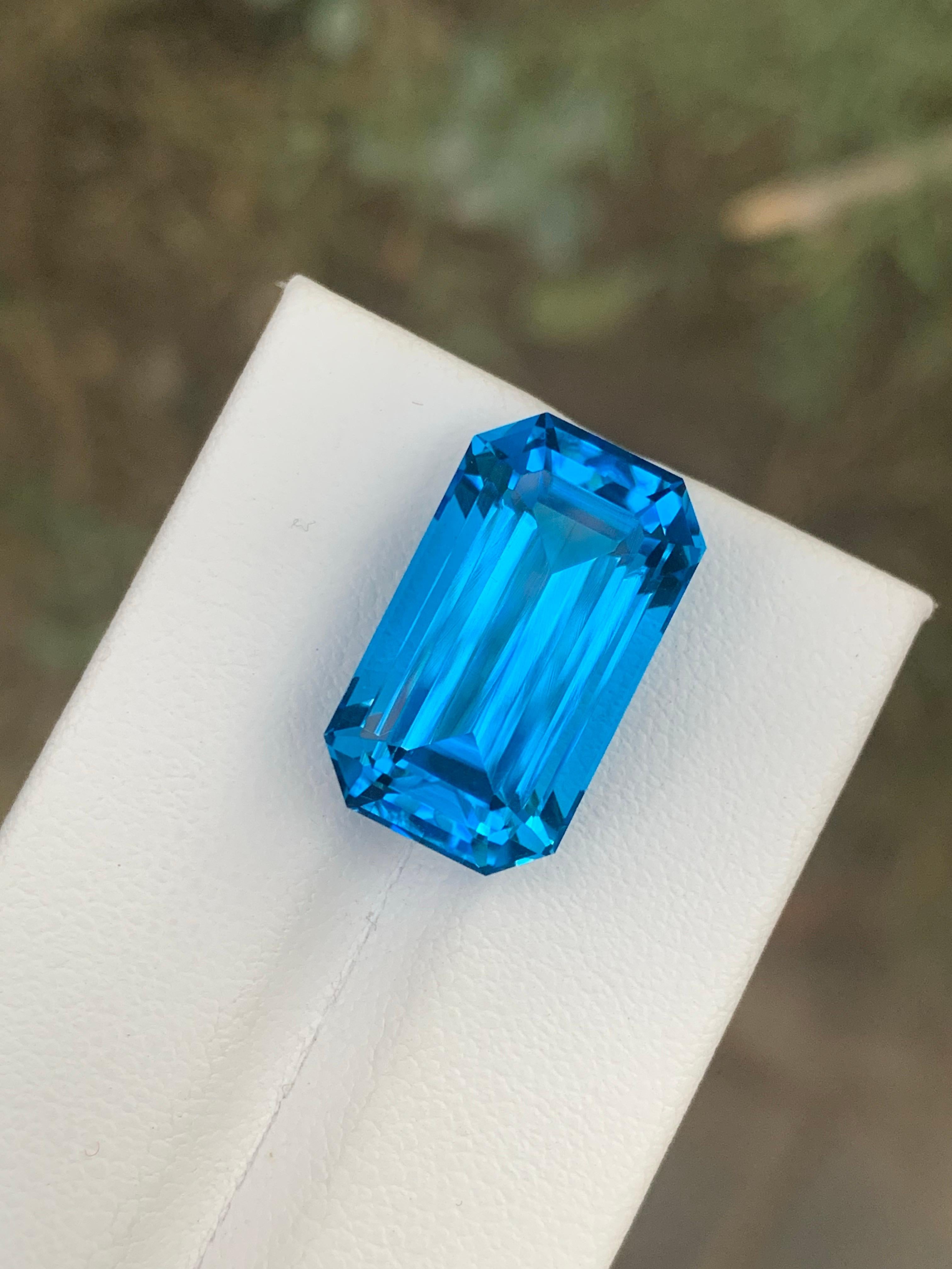 17,95 Carati Nature sciolti Topazio Blu Svizzero Forma Smeraldo Gemma dal Brasile in vendita 3