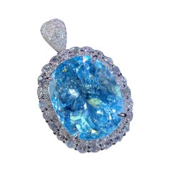 17.95 Carat Paraiba Tourmaline Pendant 18 Karat White Gold with Chain