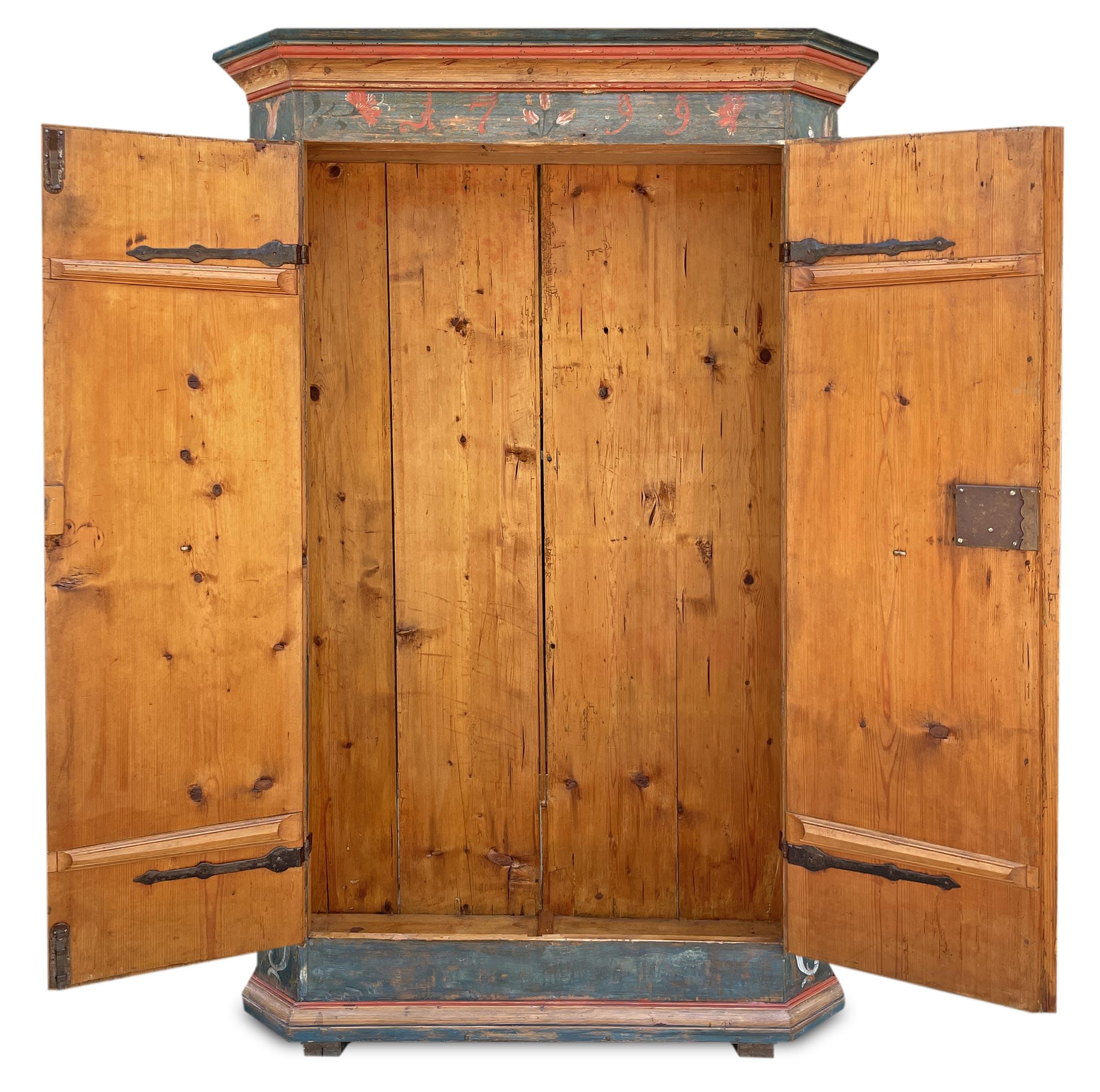 Néoclassique Armoire à deux portes peinte à motifs floraux bleus de 1799