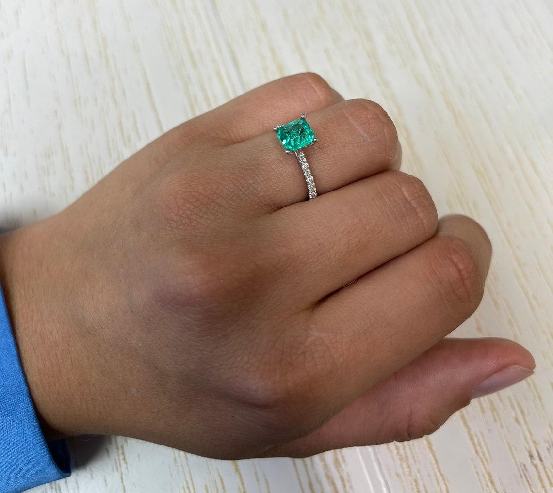 1.79ct Crystalline Green Asscher Cut Colombian Gem 7.5x7 Genuine May Birthstone (pierre de naissance de mai) en vente 2
