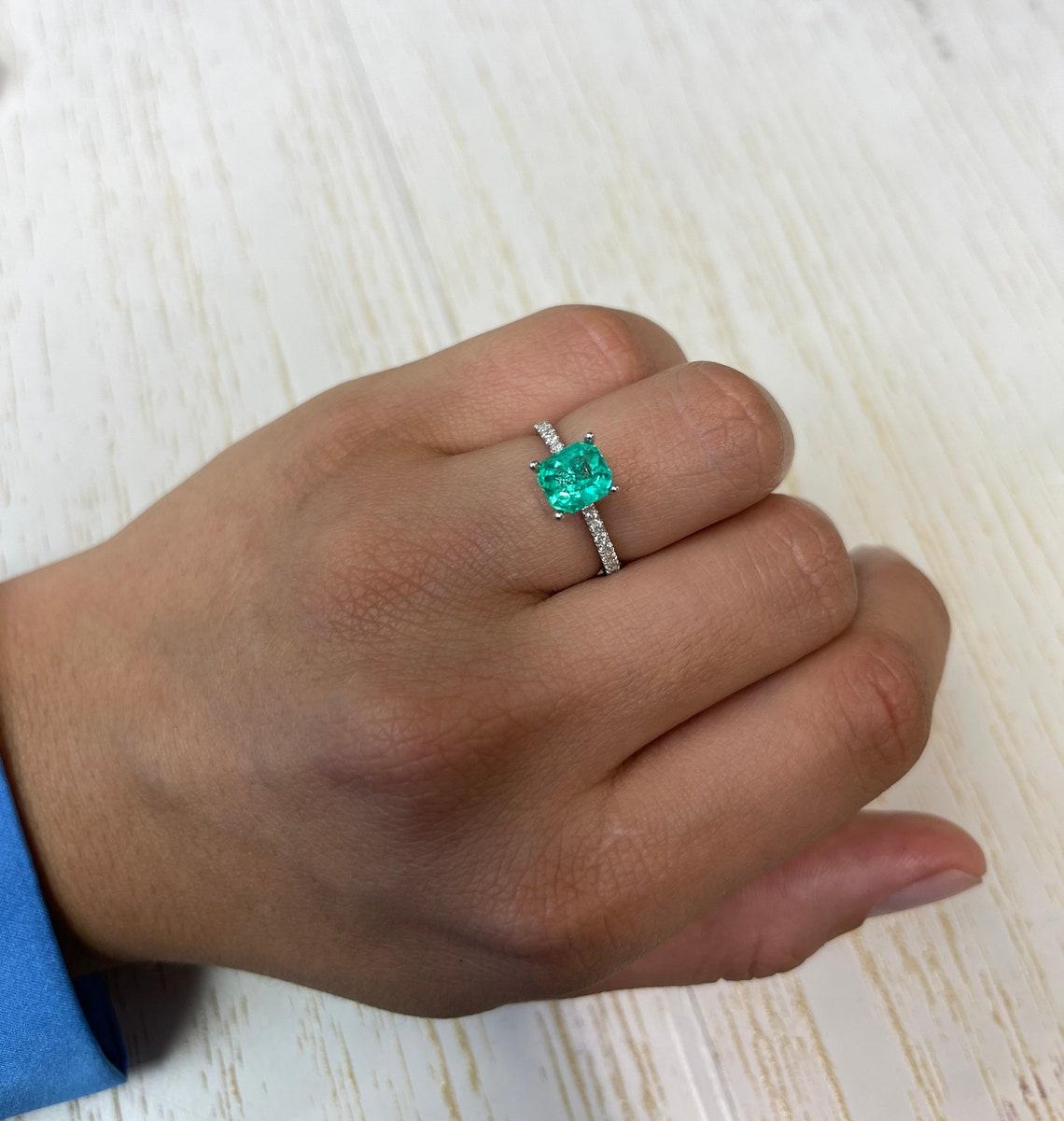1.79ct Crystalline Green Asscher Cut Colombian Gem 7.5x7 Genuine May Birthstone (pierre de naissance de mai) en vente 3