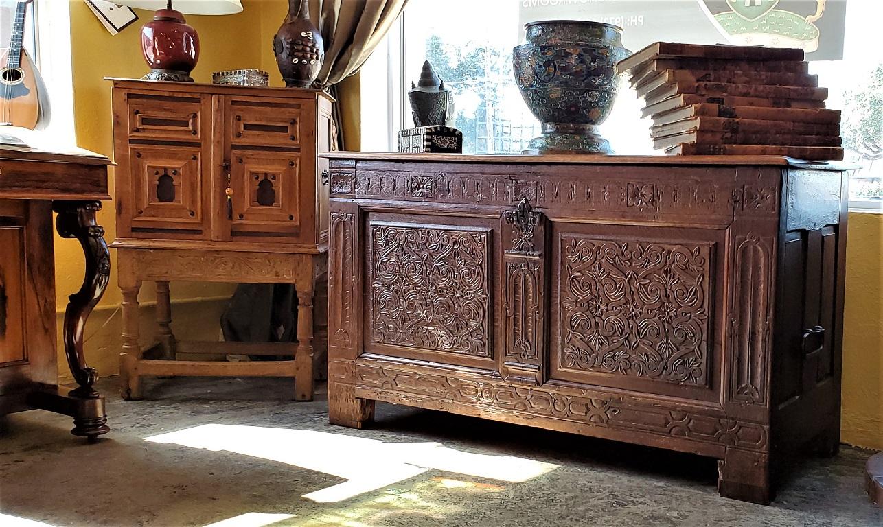 17th Century English Carved Oak Dowry Chest For Sale 9