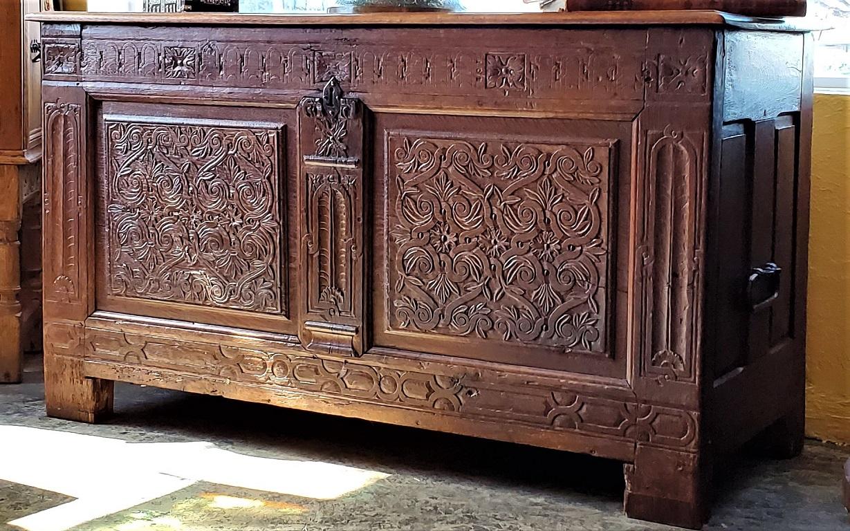 17th Century English Carved Oak Dowry Chest For Sale 10