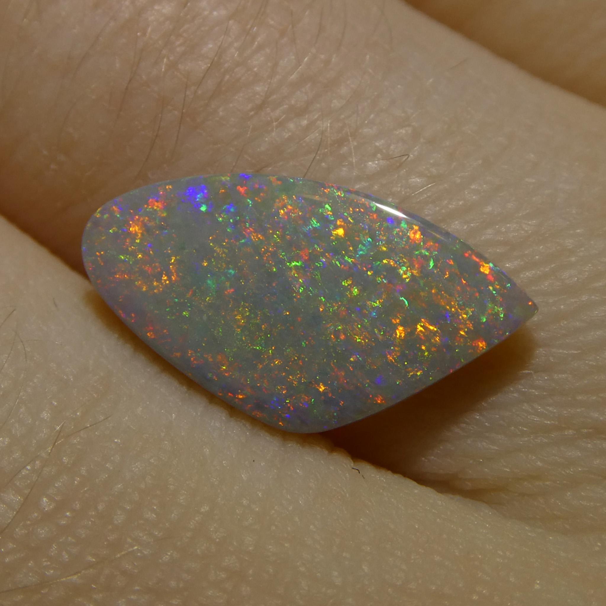 1.7ct Opale grigio cabochon a forma libera dall'Australia in vendita 7