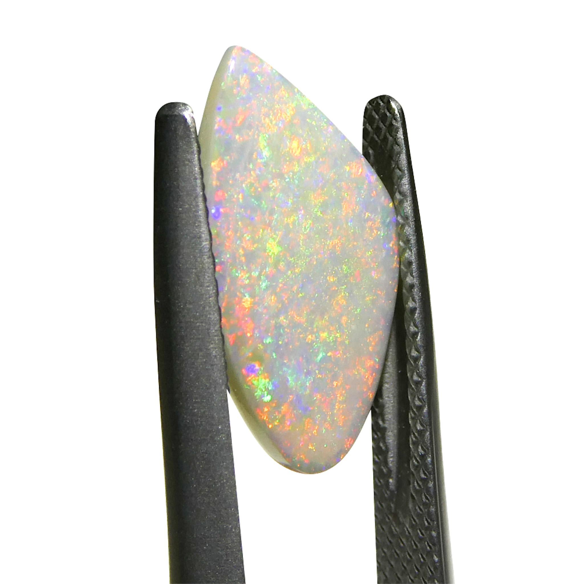 1.7ct Opale grigio cabochon a forma libera dall'Australia In condizioni Nuovo in vendita a Toronto, Ontario