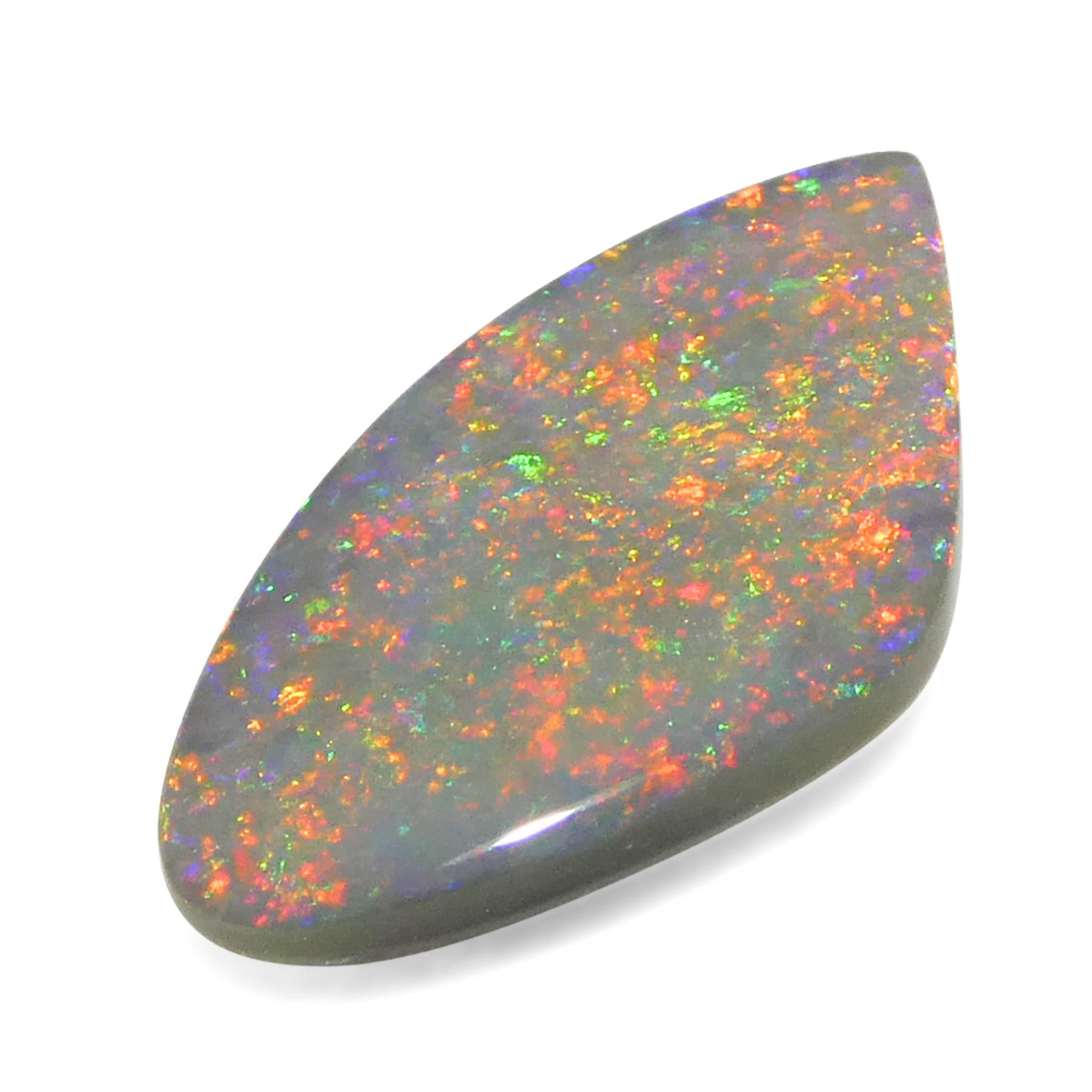 1.7ct Opale grigio cabochon a forma libera dall'Australia in vendita 1
