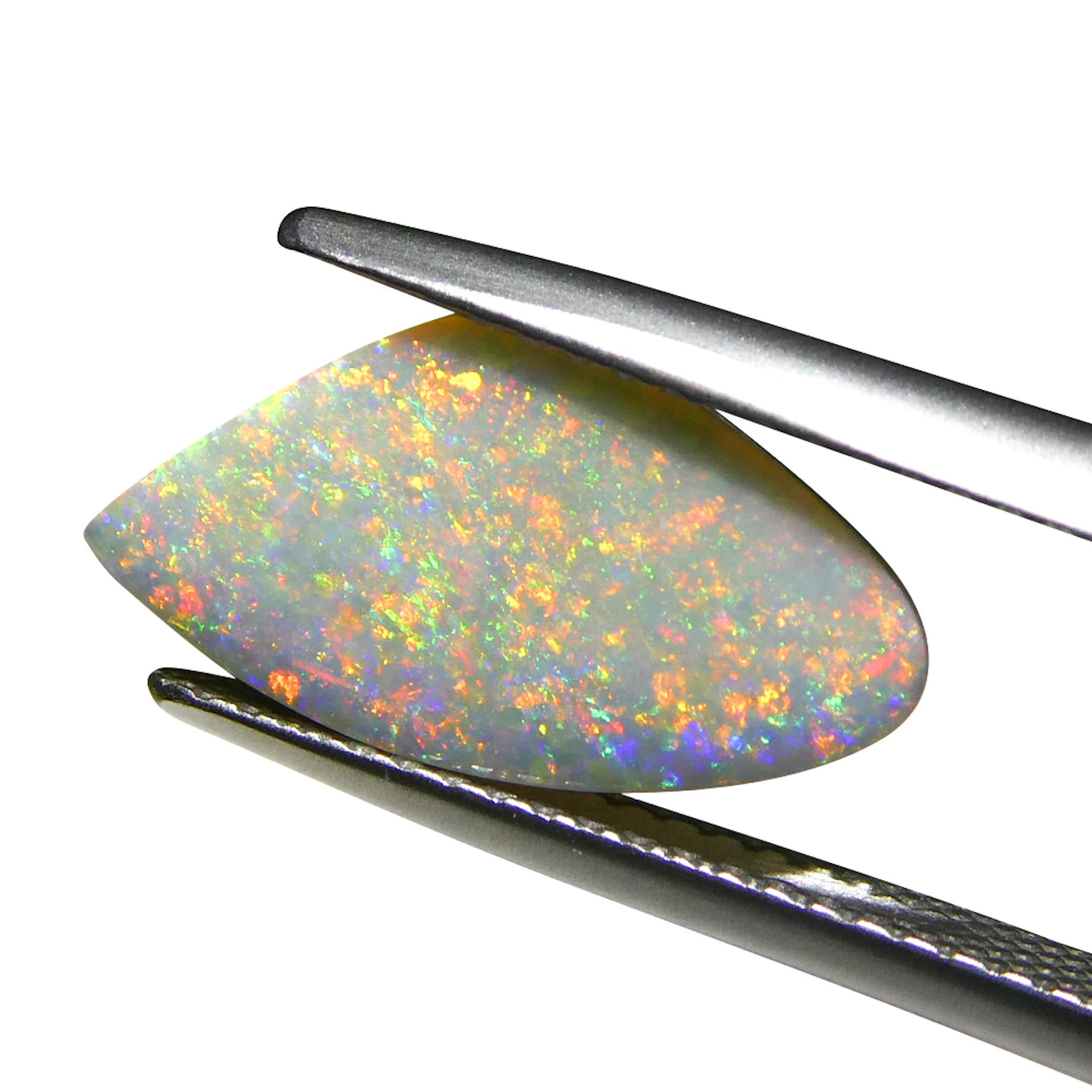 1.7ct Opale grigio cabochon a forma libera dall'Australia in vendita 4