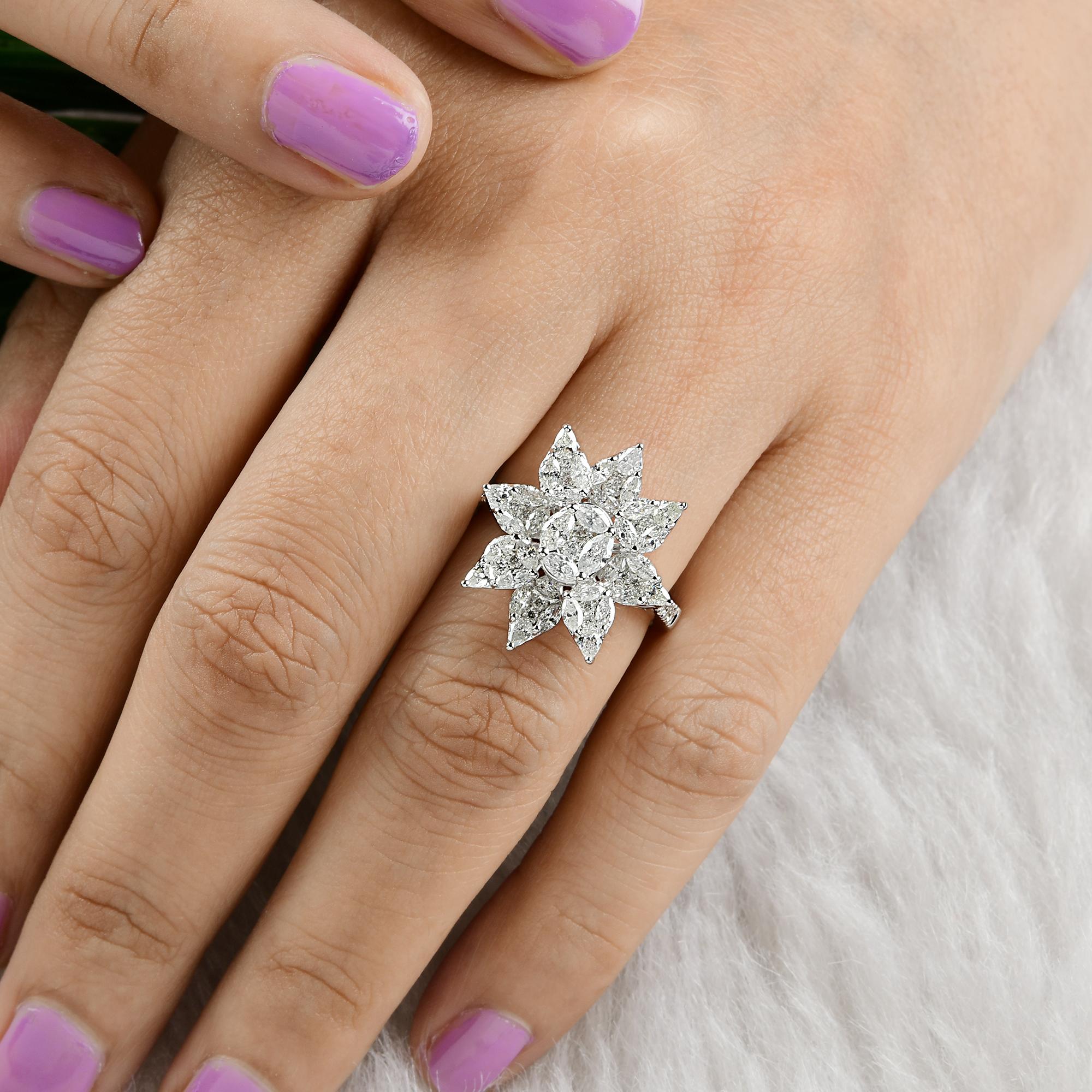 Bague florale en or blanc 18 carats avec diamants ronds taille poire marquise 1,7 carat SI/HI Neuf - En vente à Diera, Dubai
