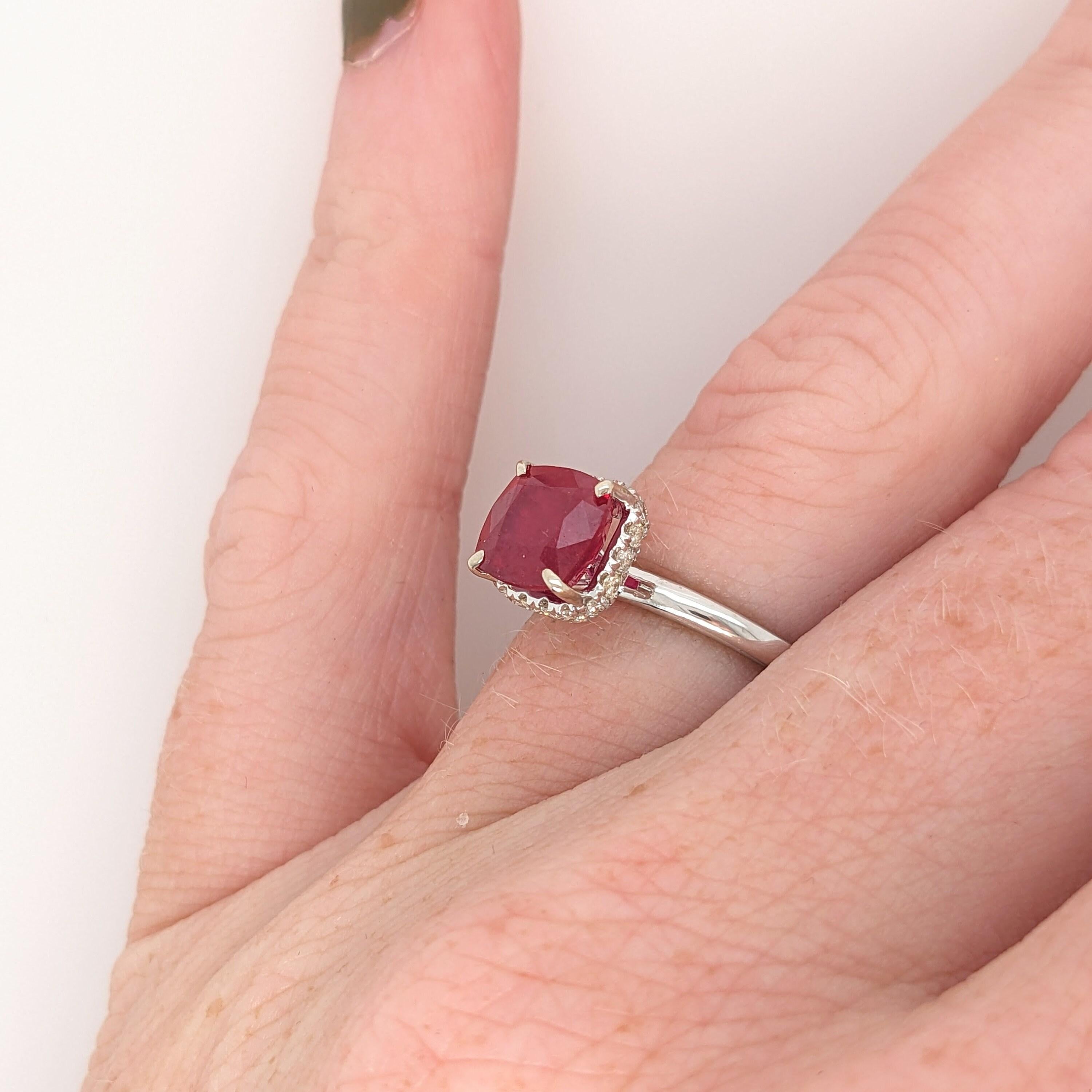 Modern 1.7ct Stunning Ruby Ring w Earth Mined Diamonds in Solid 14K Gold Cushion 7mm For Sale