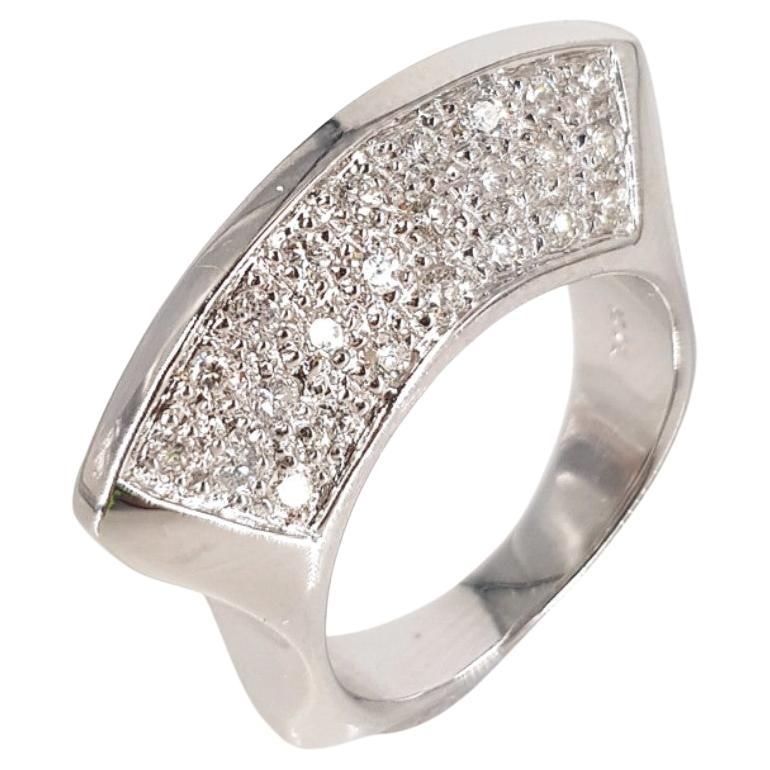 17ct White Gold Diamond Dress Ring For Sale
