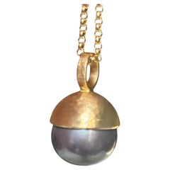 17 mm TAHITIAN PEARL-Anhänger mit HEAVY 14k Goldkappe und Schließe