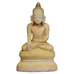 Statue de Bouddha couronné assis en marbre d'albâtre birman ancien Ava du 15e siècle